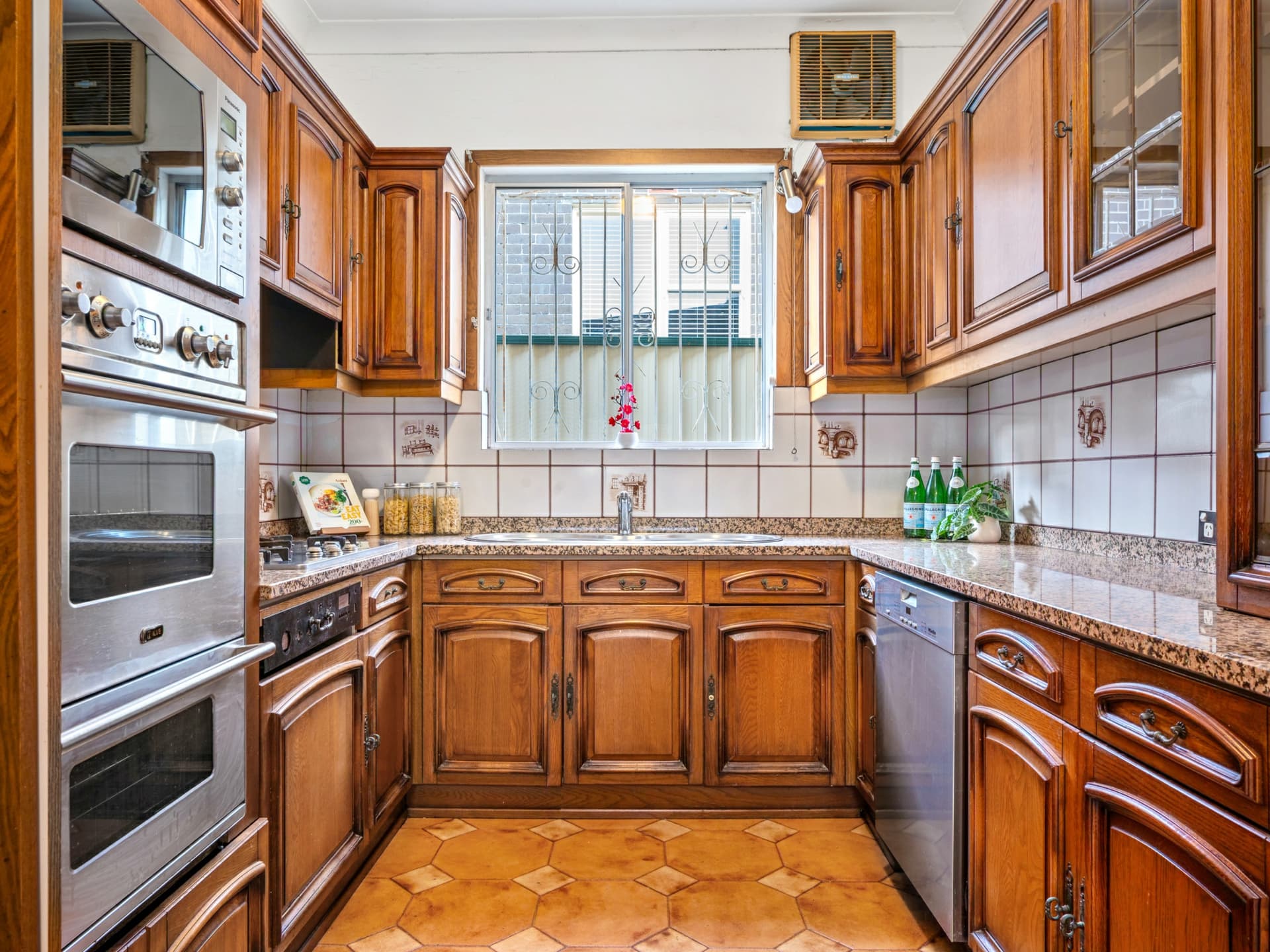 31 Service Avenue, Ashfield, Ashfield - Thumbnail 4