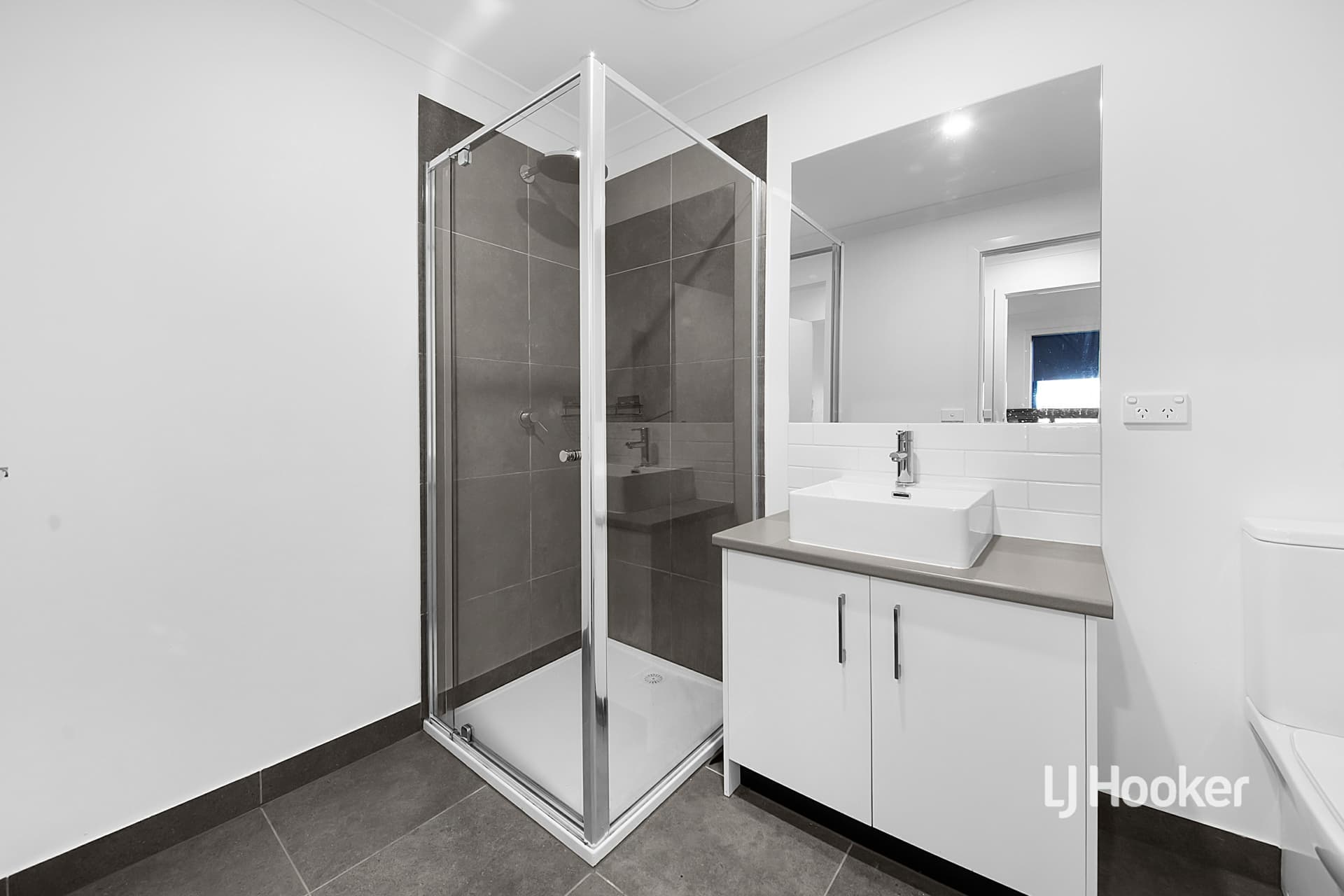 1017 Edgars Road, Wollert, Wollert - Thumbnail 3