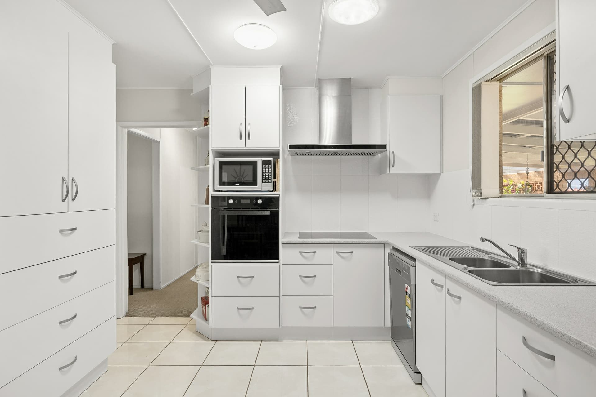 8 Devine Street, Harristown, Harristown - Thumbnail 3