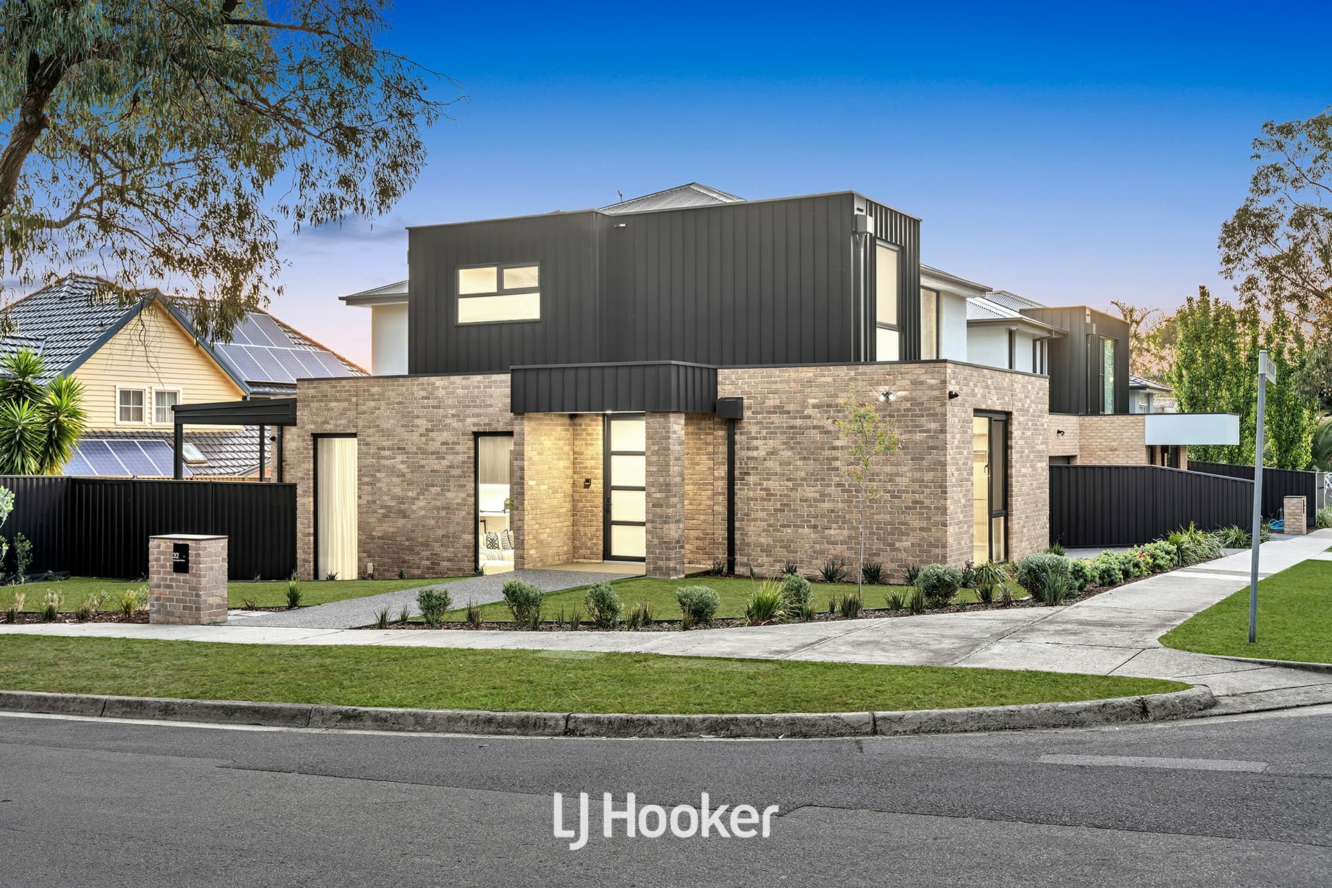 32 Sheringham Drive, Wheelers Hill, Wheelers Hill - Thumbnail 2