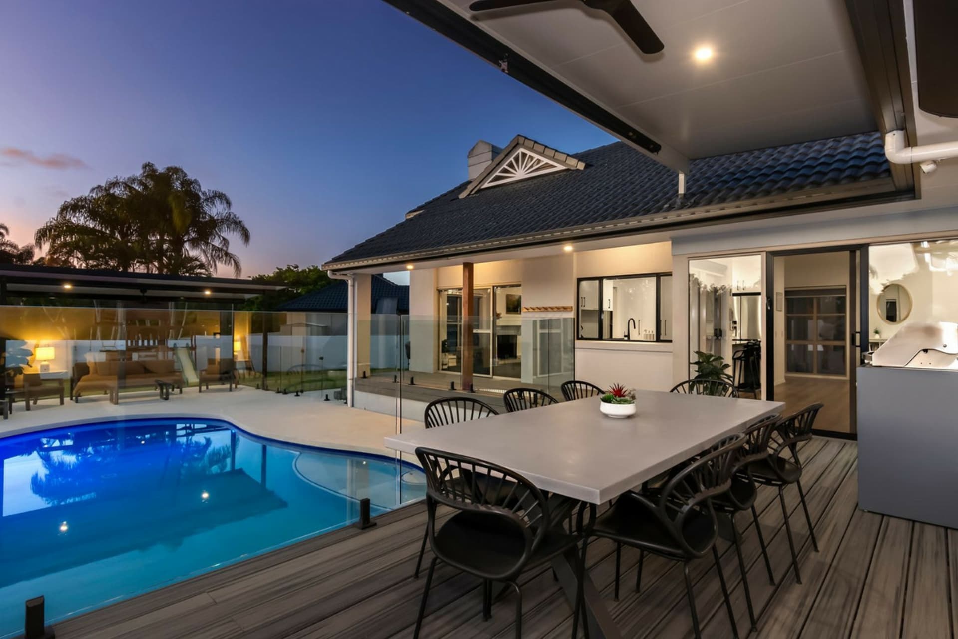 32 Palmcrest Drive, Carrara, Carrara - Thumbnail 4