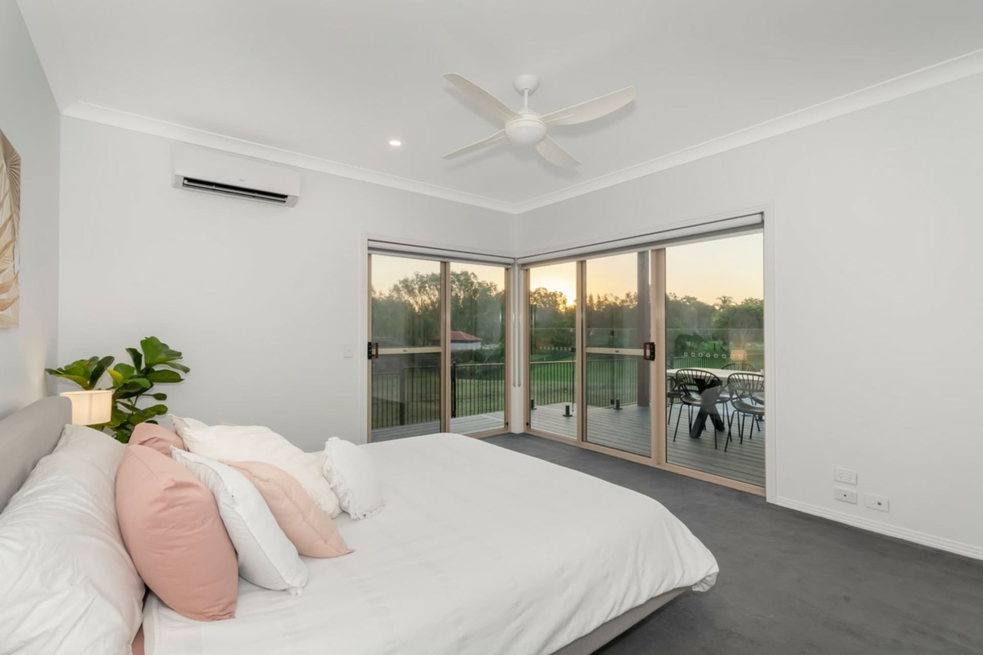 32 Palmcrest Drive, Carrara, Carrara - Thumbnail 6