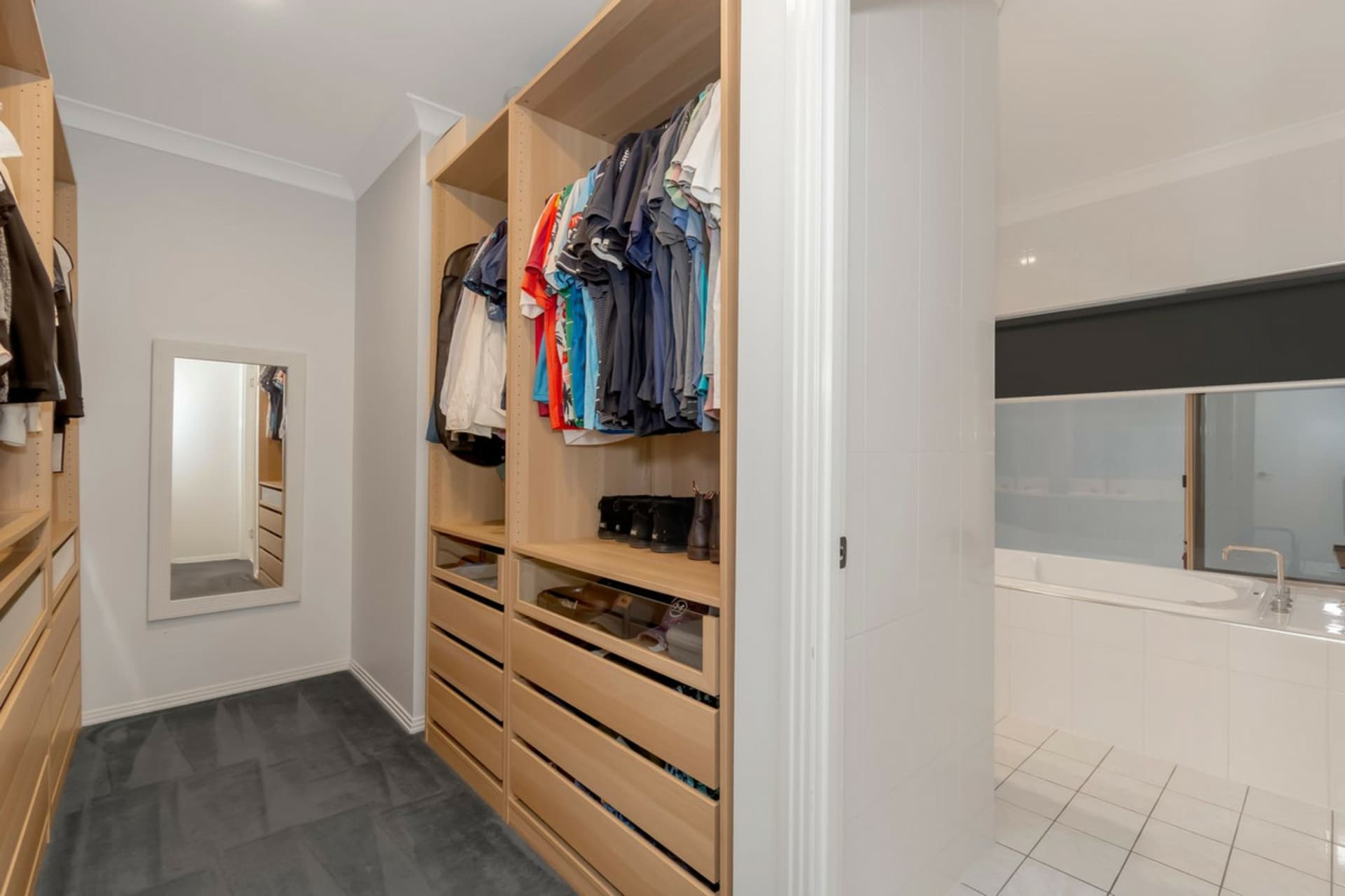 32 Palmcrest Drive, Carrara, Carrara - Thumbnail 7