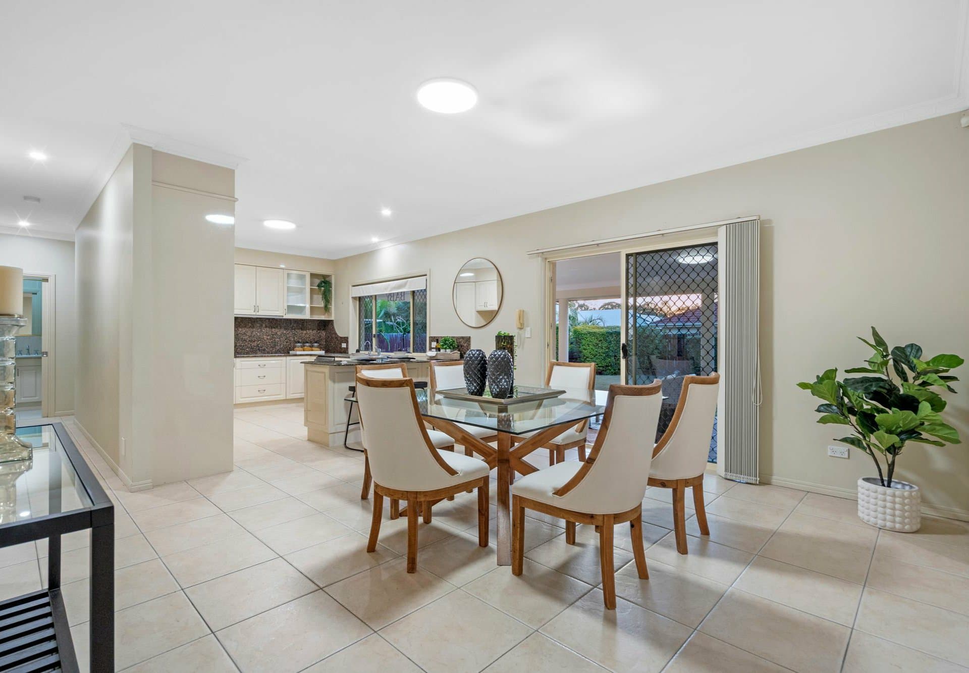 57 Juniper Circuit, Stretton, Stretton - Thumbnail 5