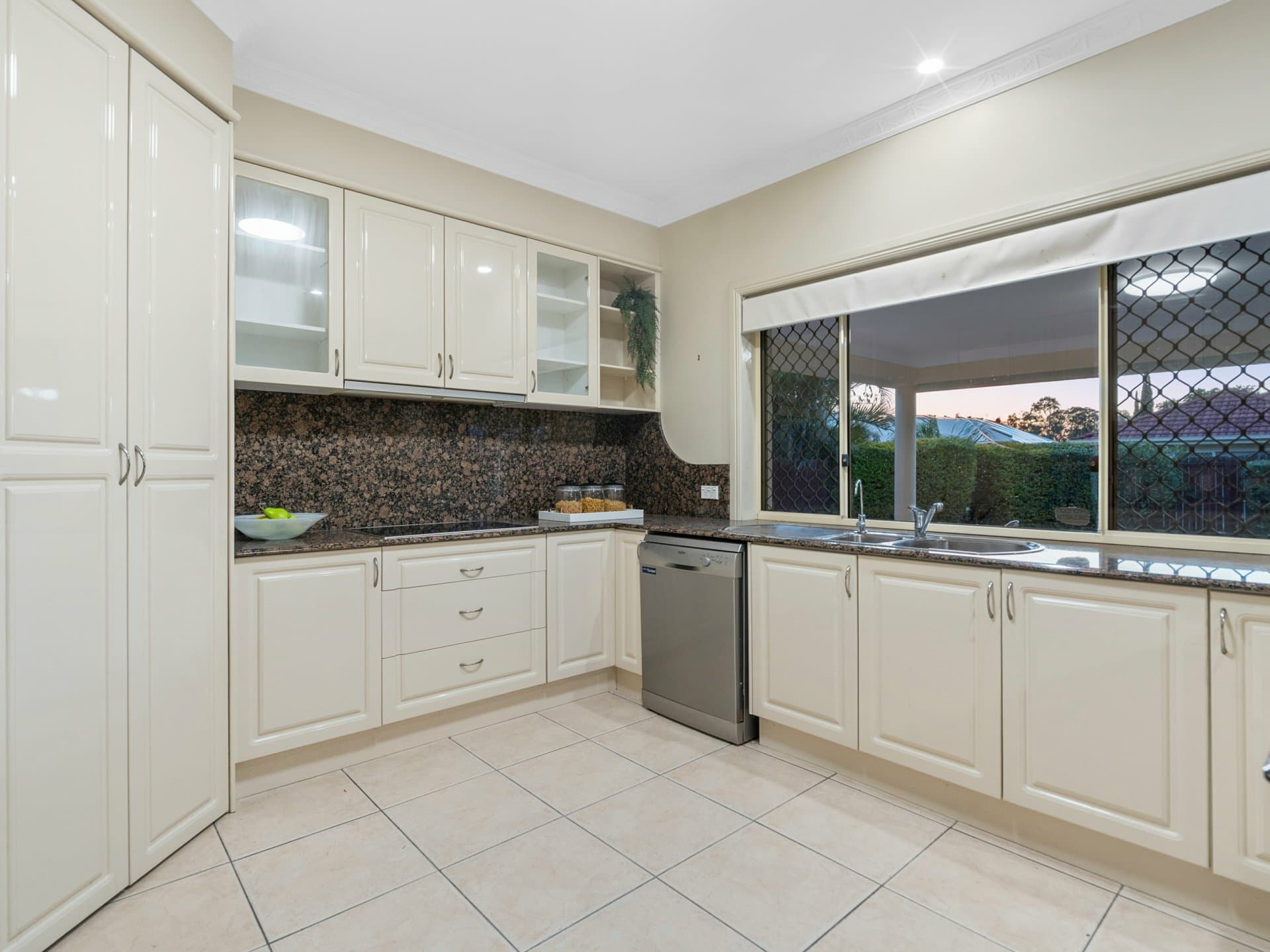 57 Juniper Circuit, Stretton, Stretton - Thumbnail 7