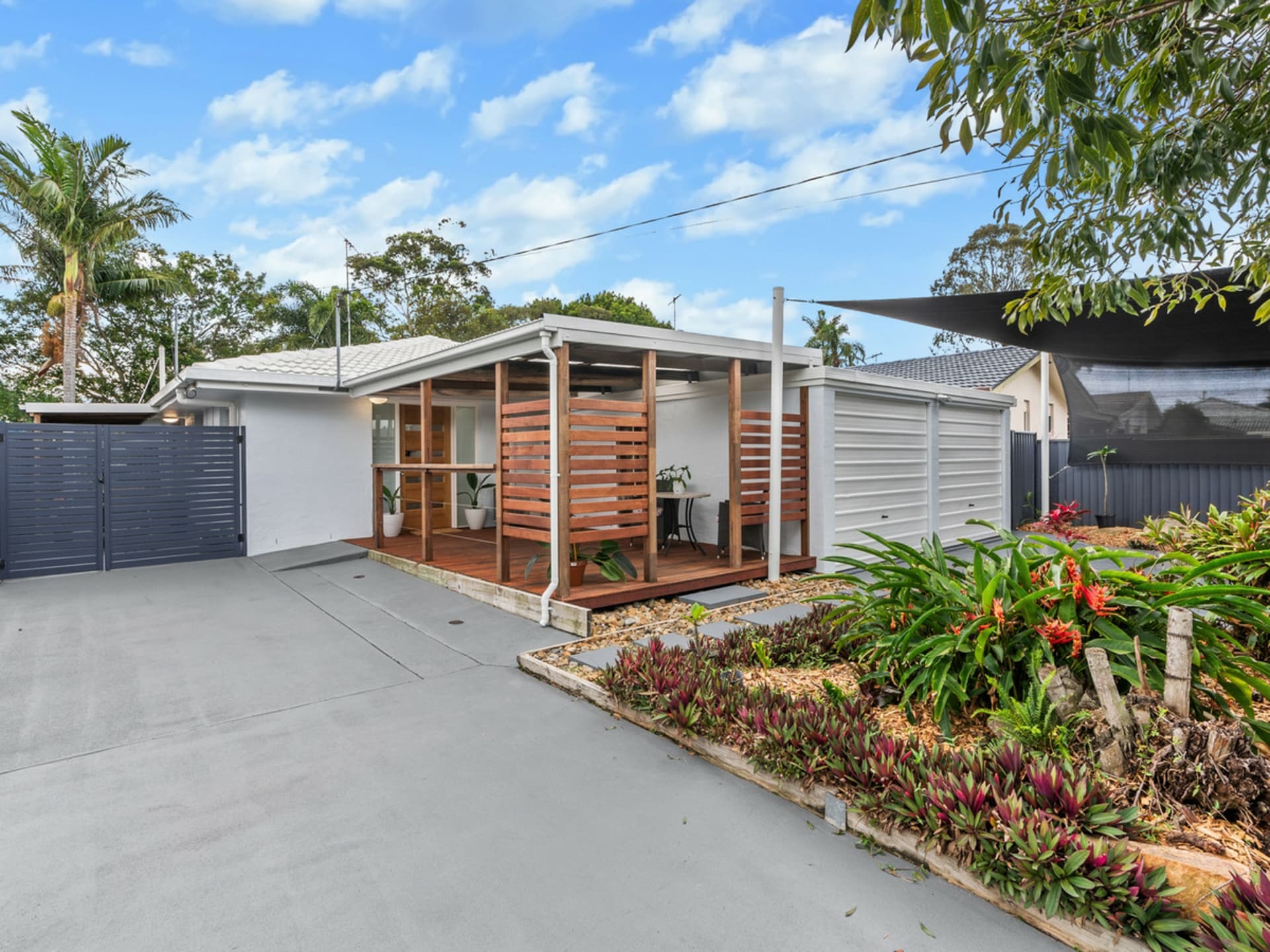 18 Lisa Street, Redland Bay, Redland Bay - Thumbnail 2