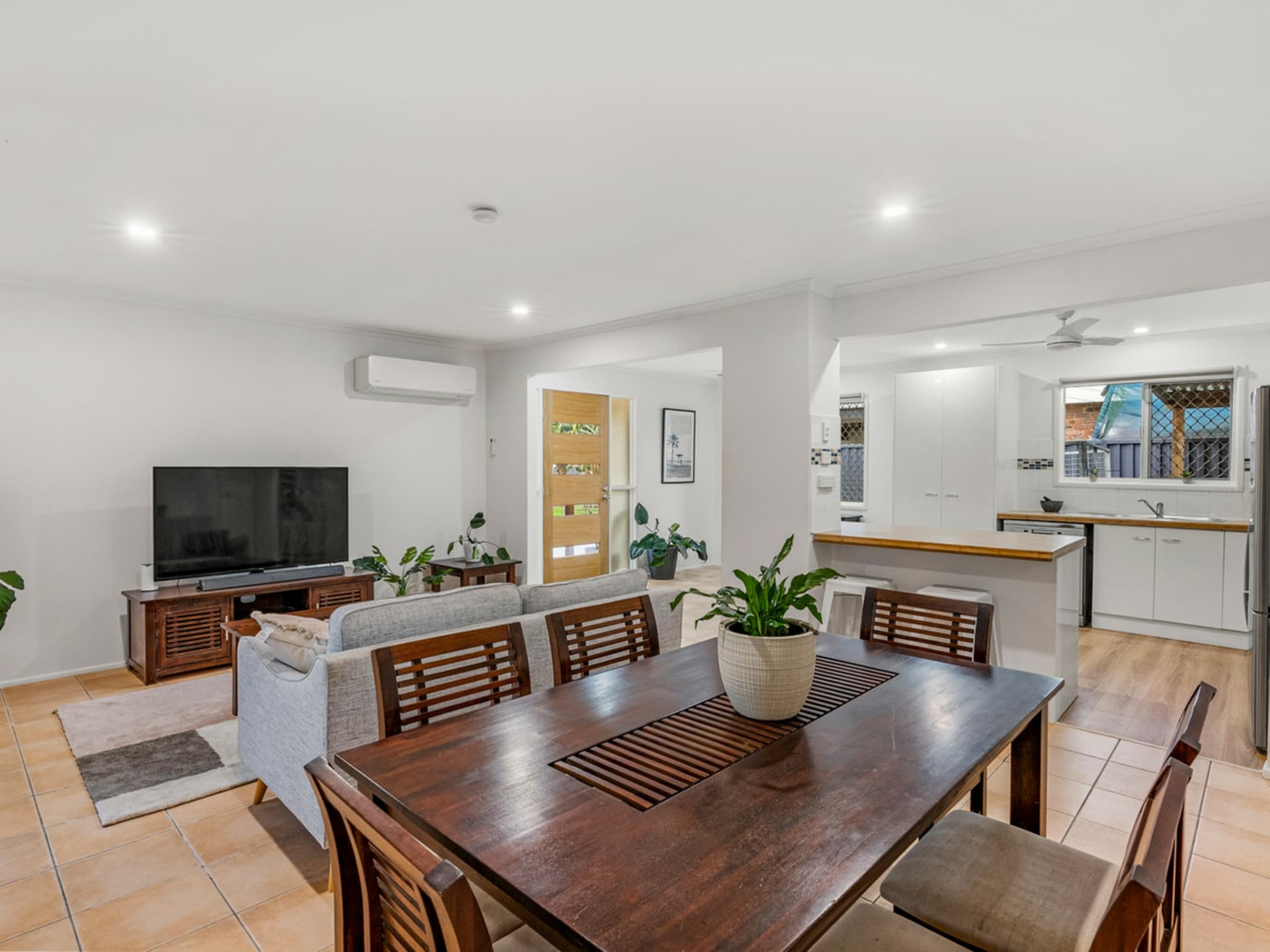 18 Lisa Street, Redland Bay, Redland Bay - Thumbnail 6