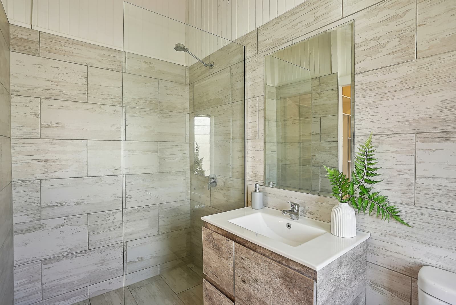 124 Goodwin Street,Currajong, Currajong - Thumbnail 3