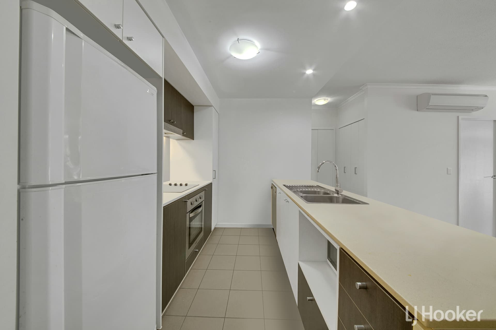 111/64 Glenlyon Street, Gladstone Central, Gladstone Central - Thumbnail 2