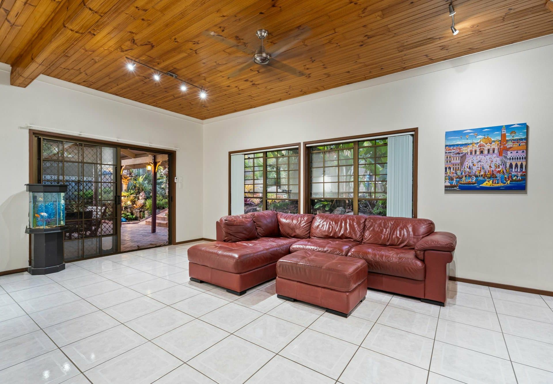 57 Coleman Crescent, Springwood, Springwood - Thumbnail 5
