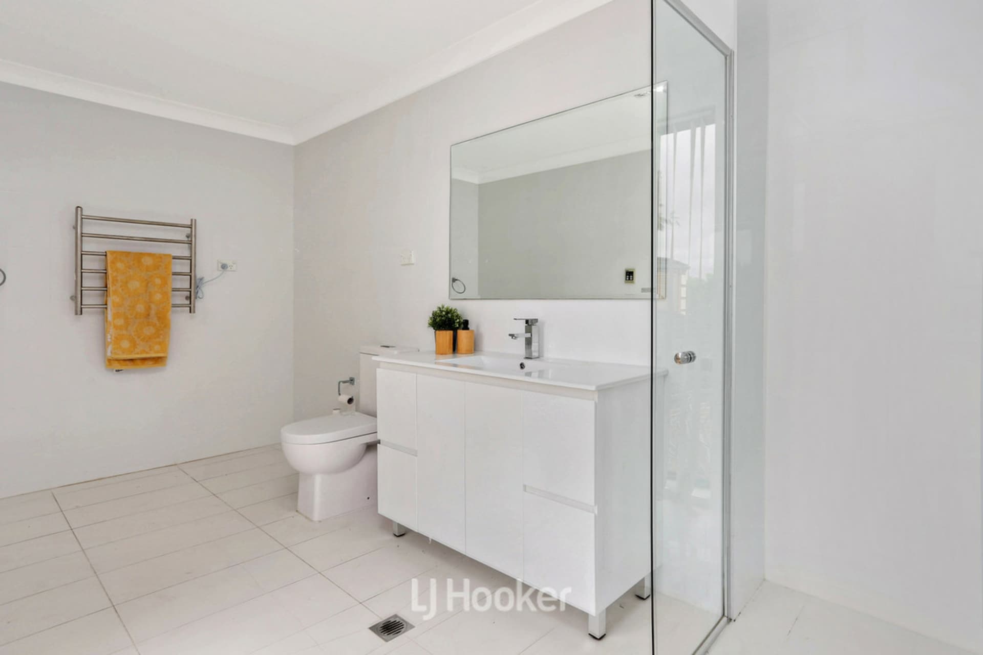 11 Ramillies Way, Beaumont Hills, Beaumont Hills - Thumbnail 3