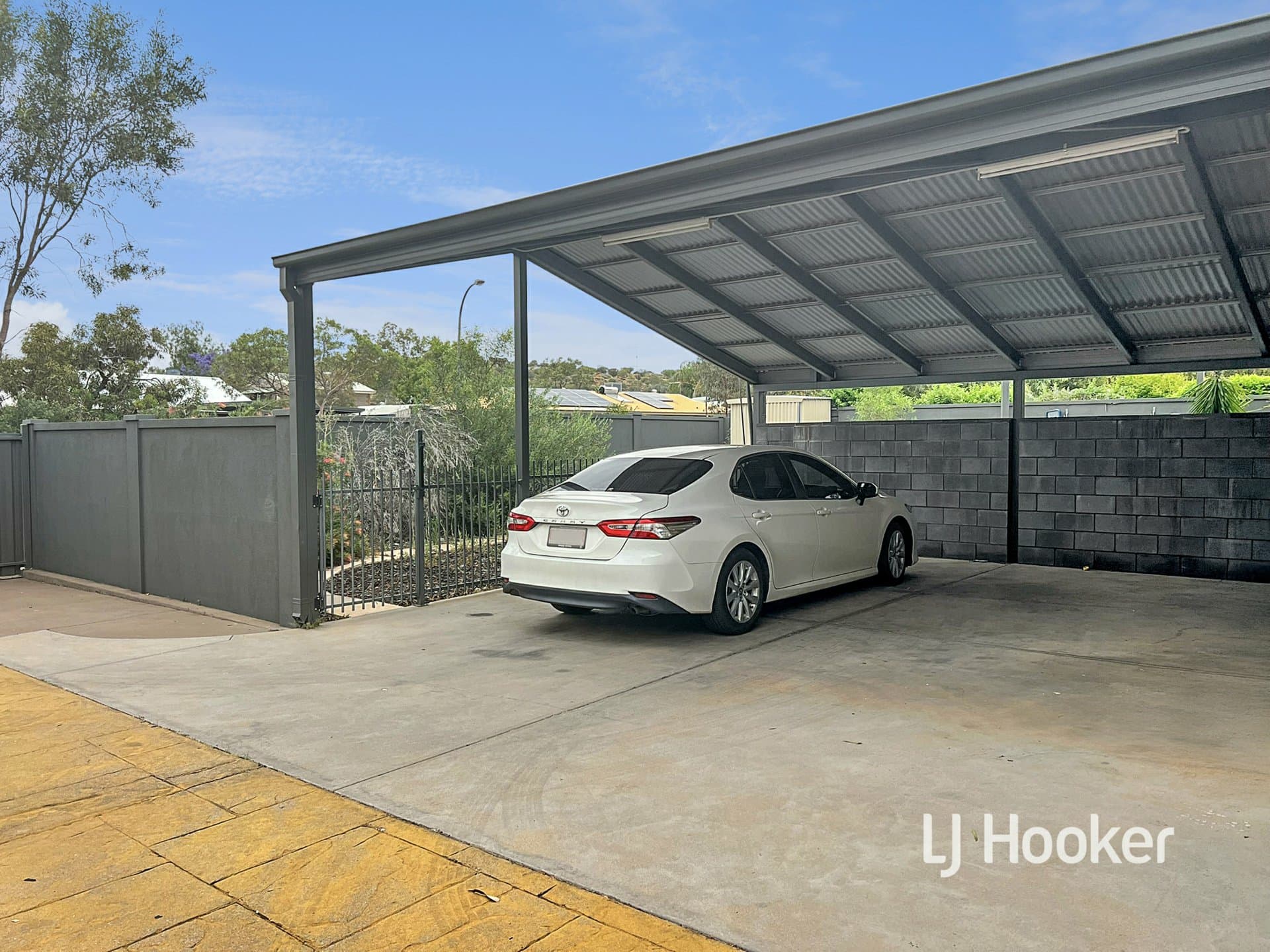96 Dixon Road, Braitling, Braitling - Thumbnail 2