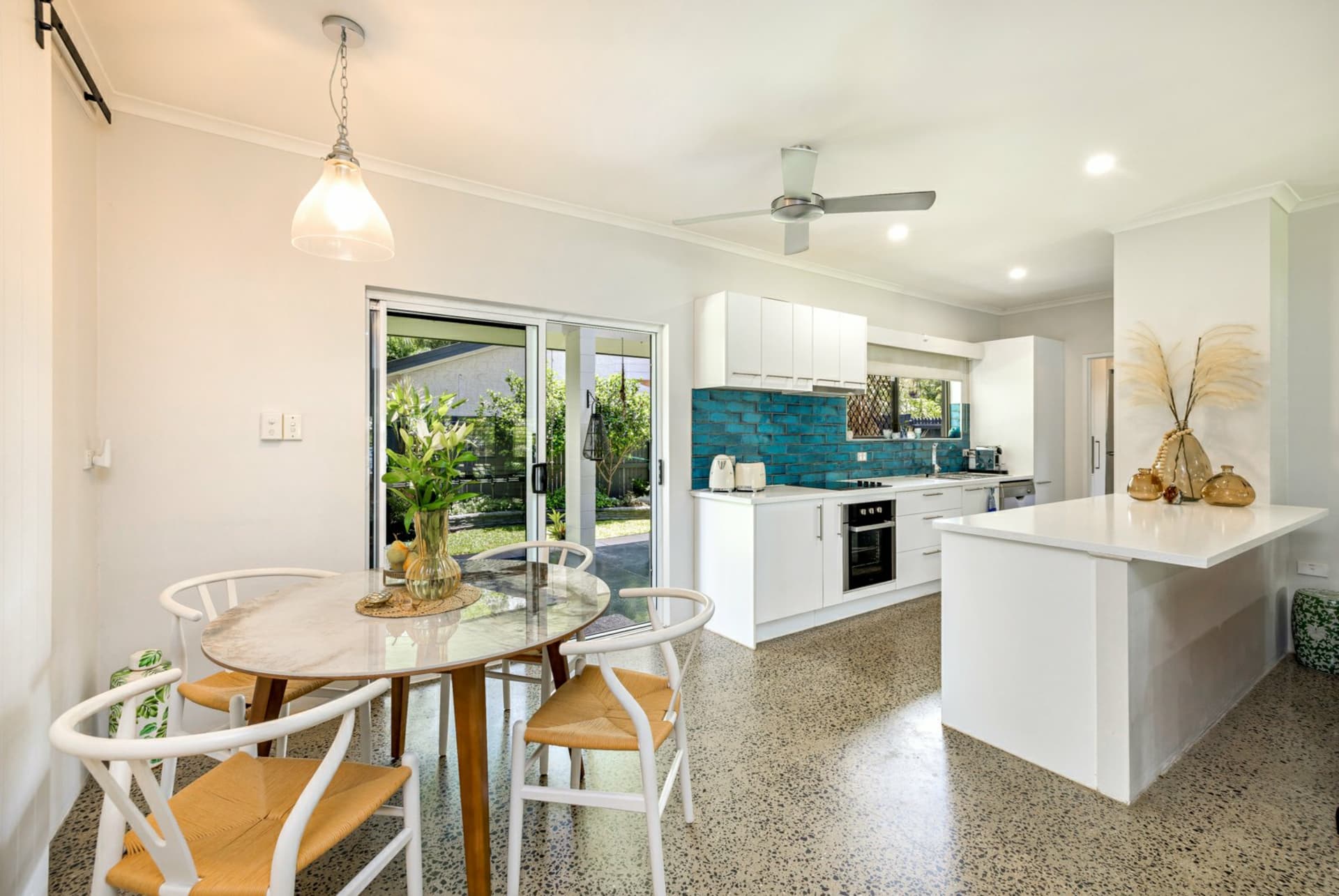 8/46-50 Beatrice Street, Mooroobool, Mooroobool - Thumbnail 2