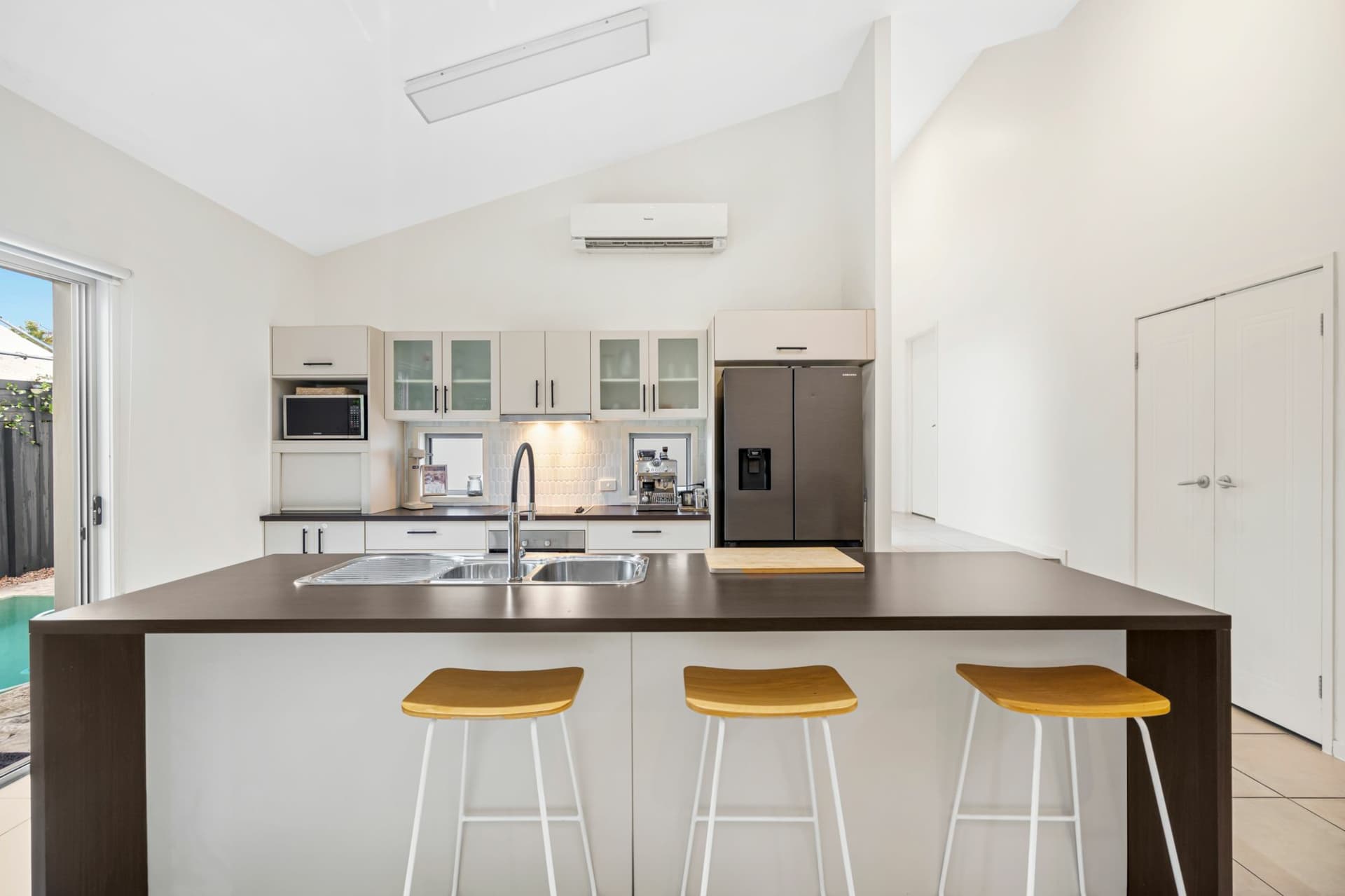 22 Emmaville Crescent, Ormeau, Ormeau - Thumbnail 4