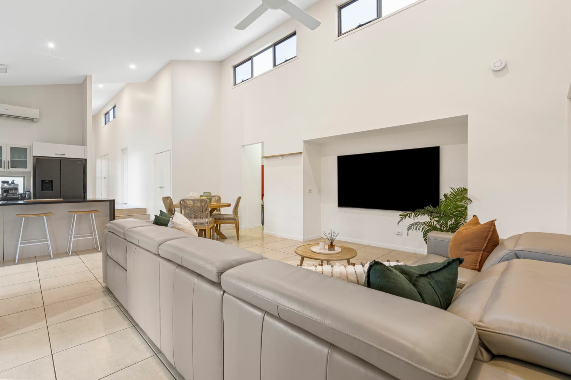 22 Emmaville Crescent, Ormeau, Ormeau - Thumbnail 7