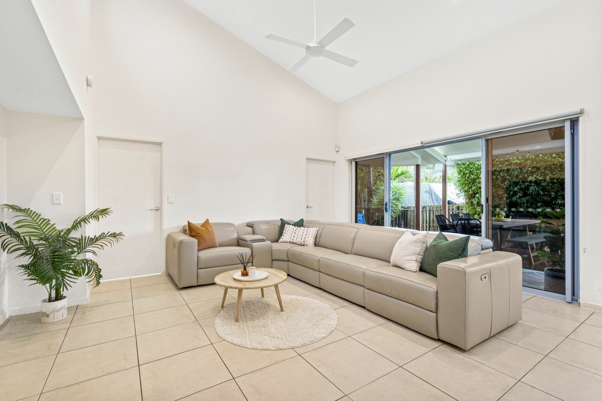 22 Emmaville Crescent, Ormeau, Ormeau - Thumbnail 8