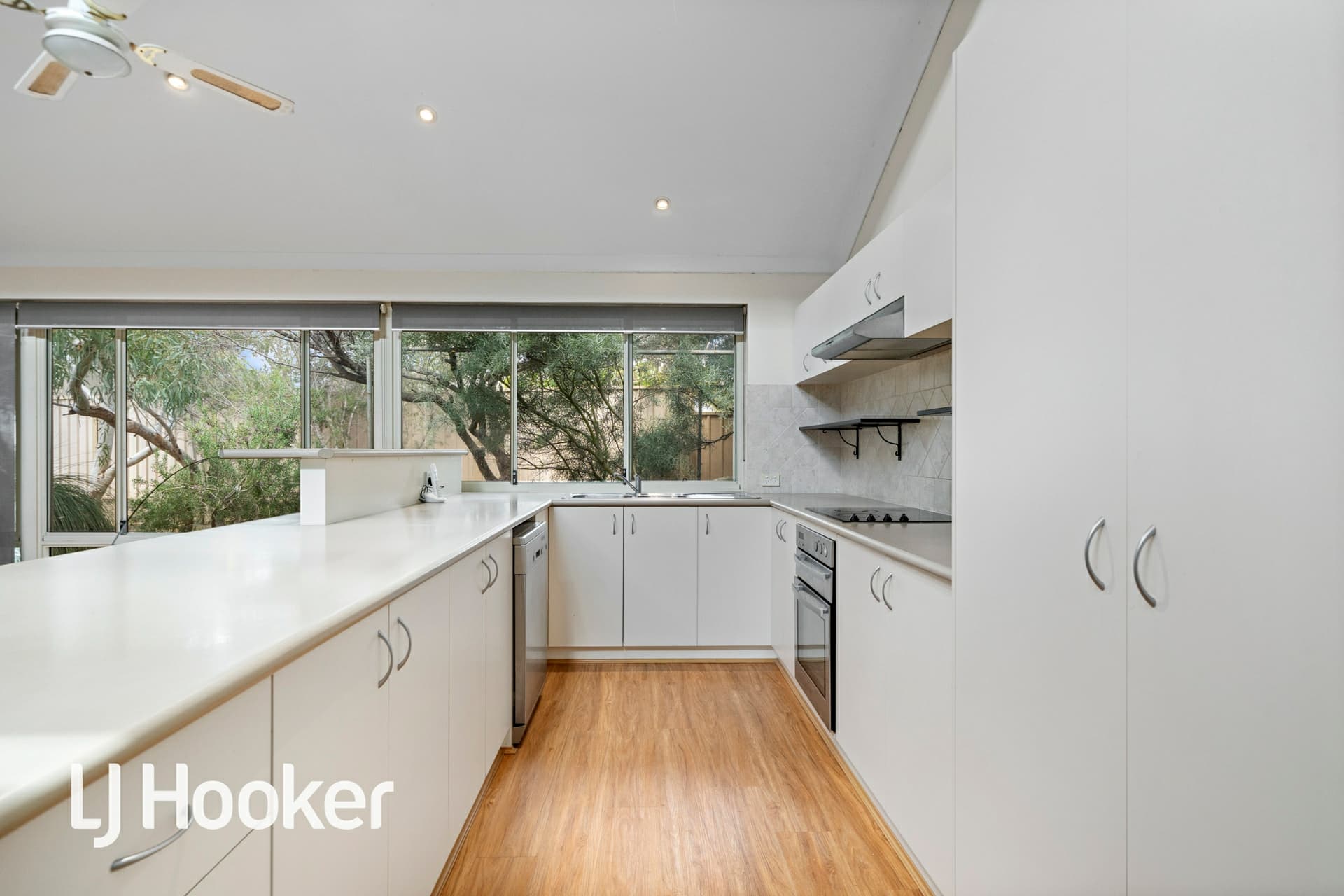 57 River Bank Boulevard, South Guildford, South Guildford - Thumbnail 2