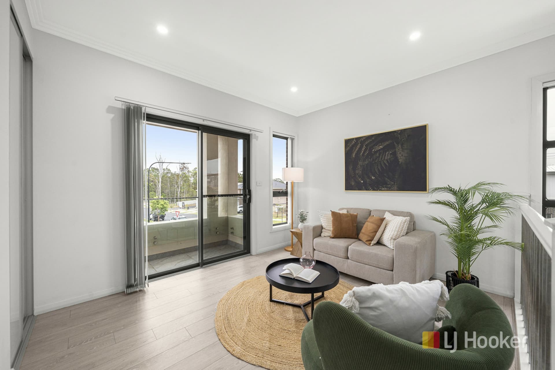 32 Kensington Park Road, Schofields, Schofields - Thumbnail 4