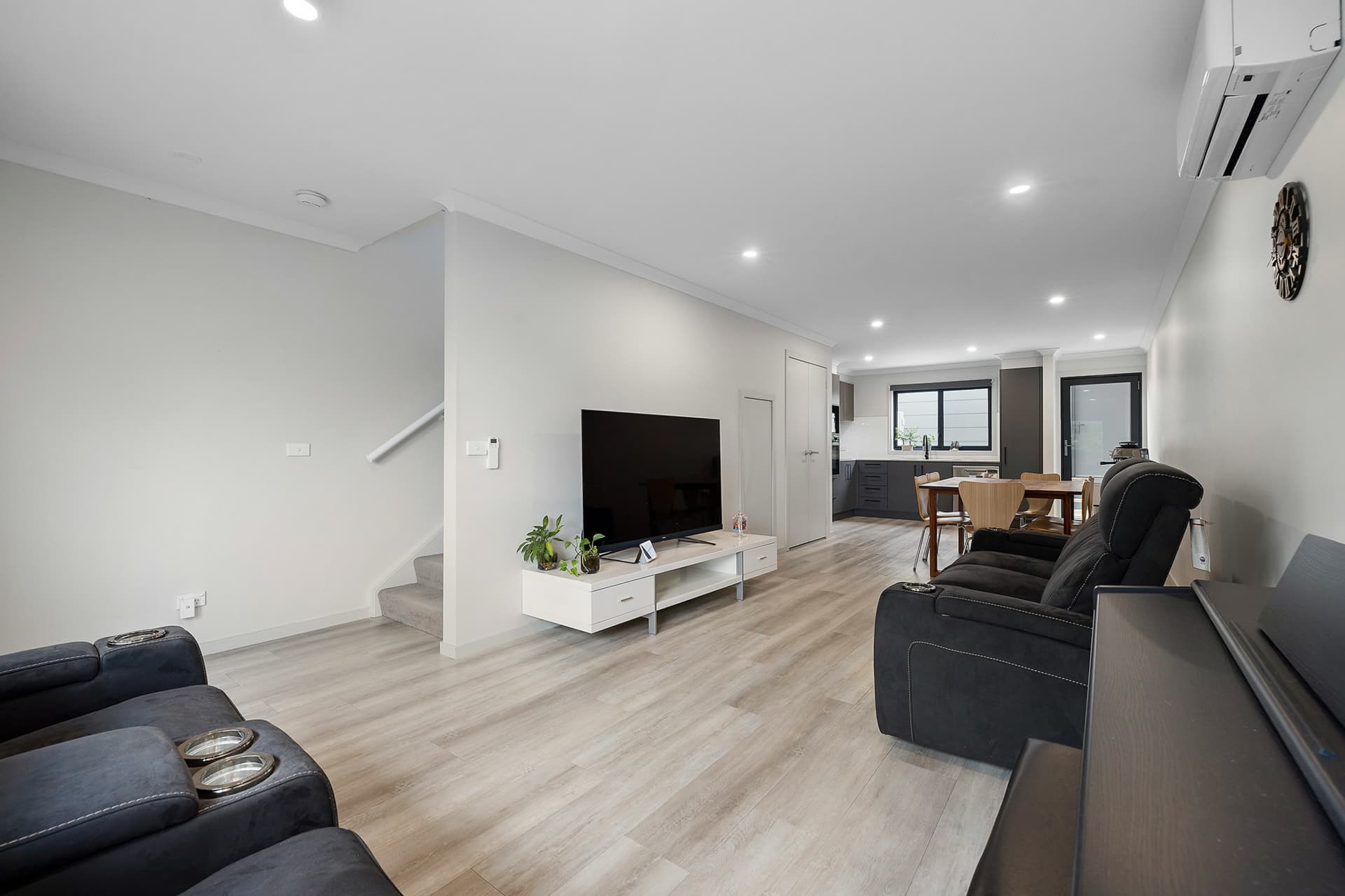 15 Hedditch Court, Strathnairn, Strathnairn - Thumbnail 4