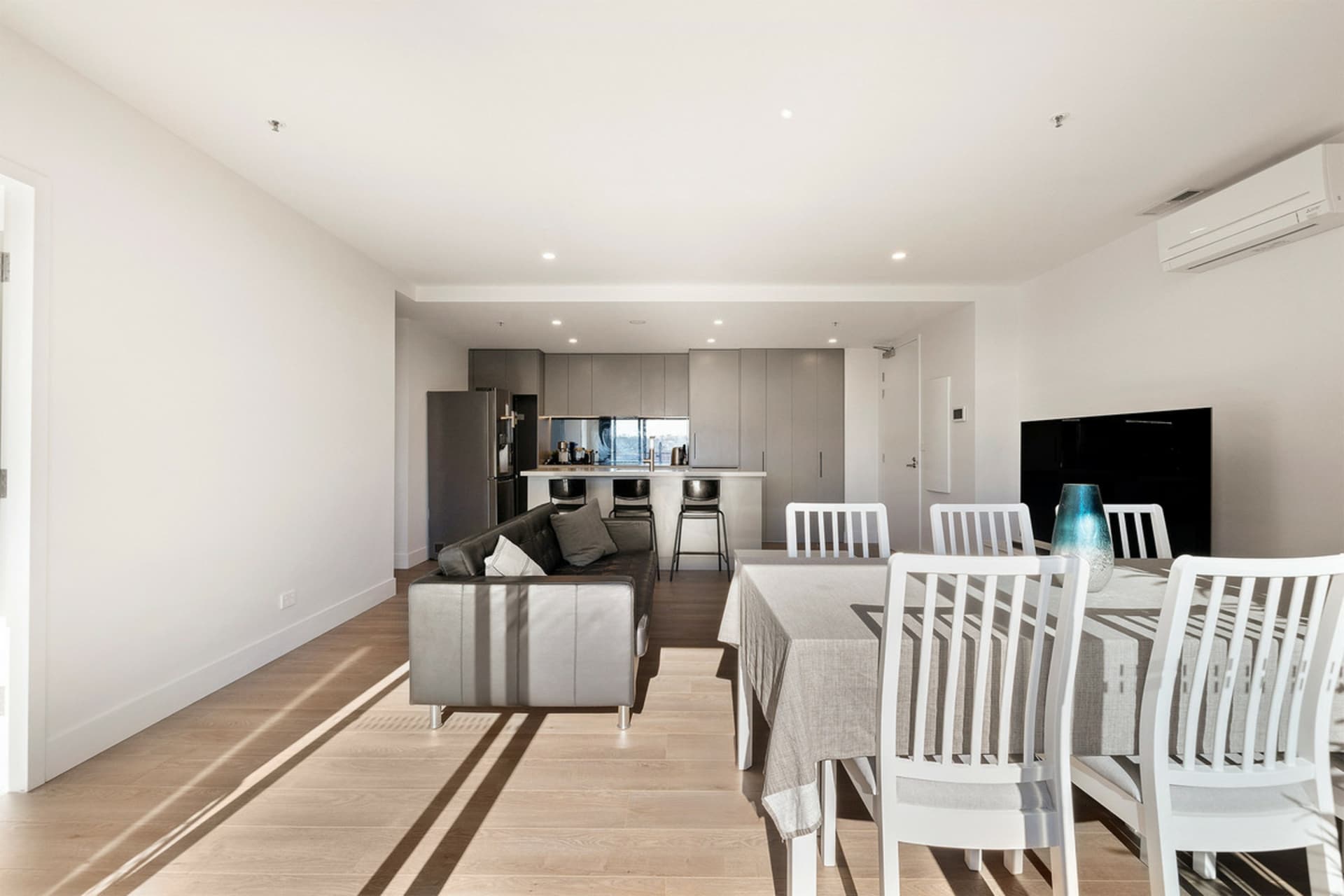 1409/49 Furzer Street, Phillip, Phillip - Thumbnail 4