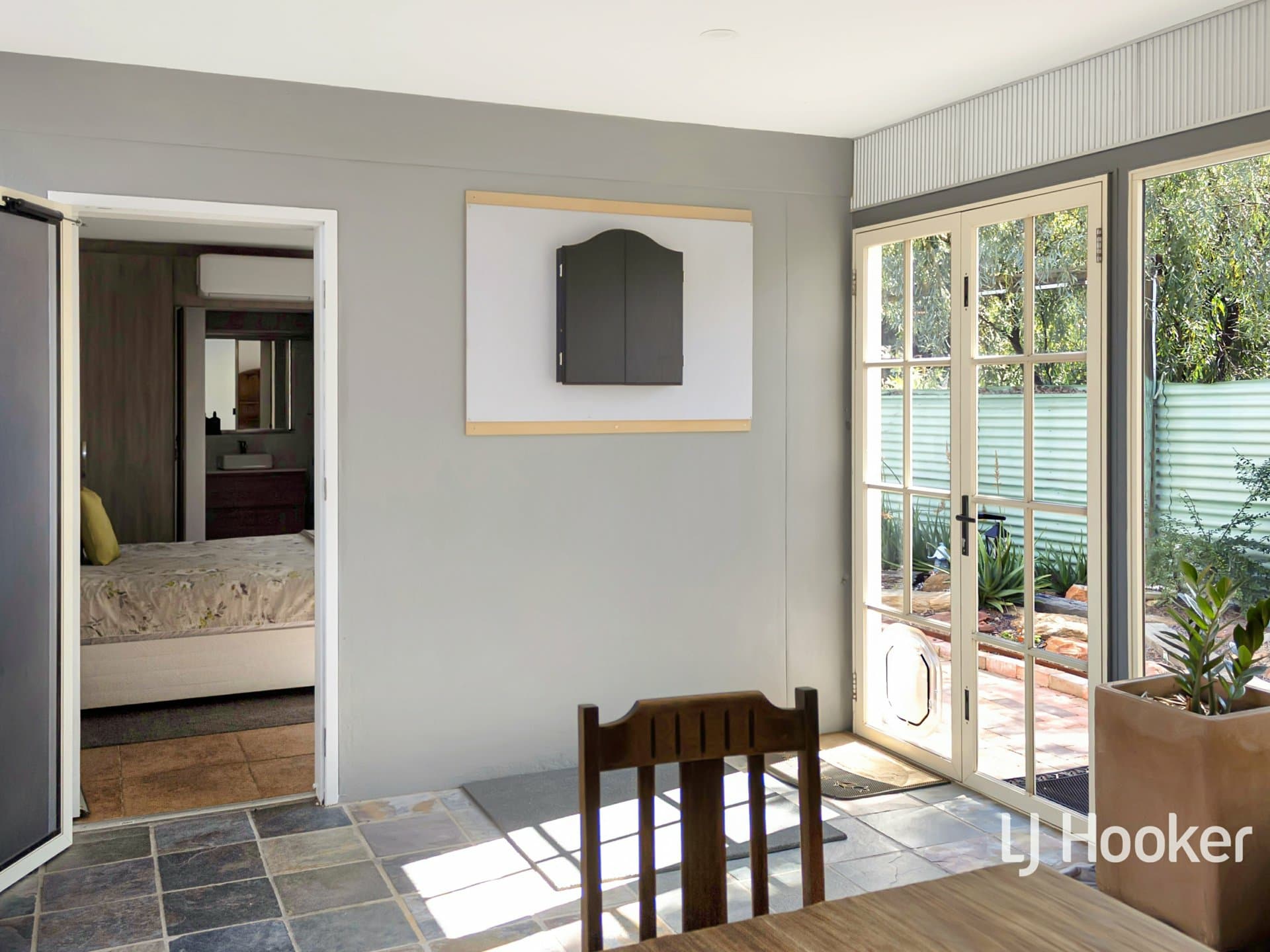 22 Raggatt Street, East Side, East Side - Thumbnail 6