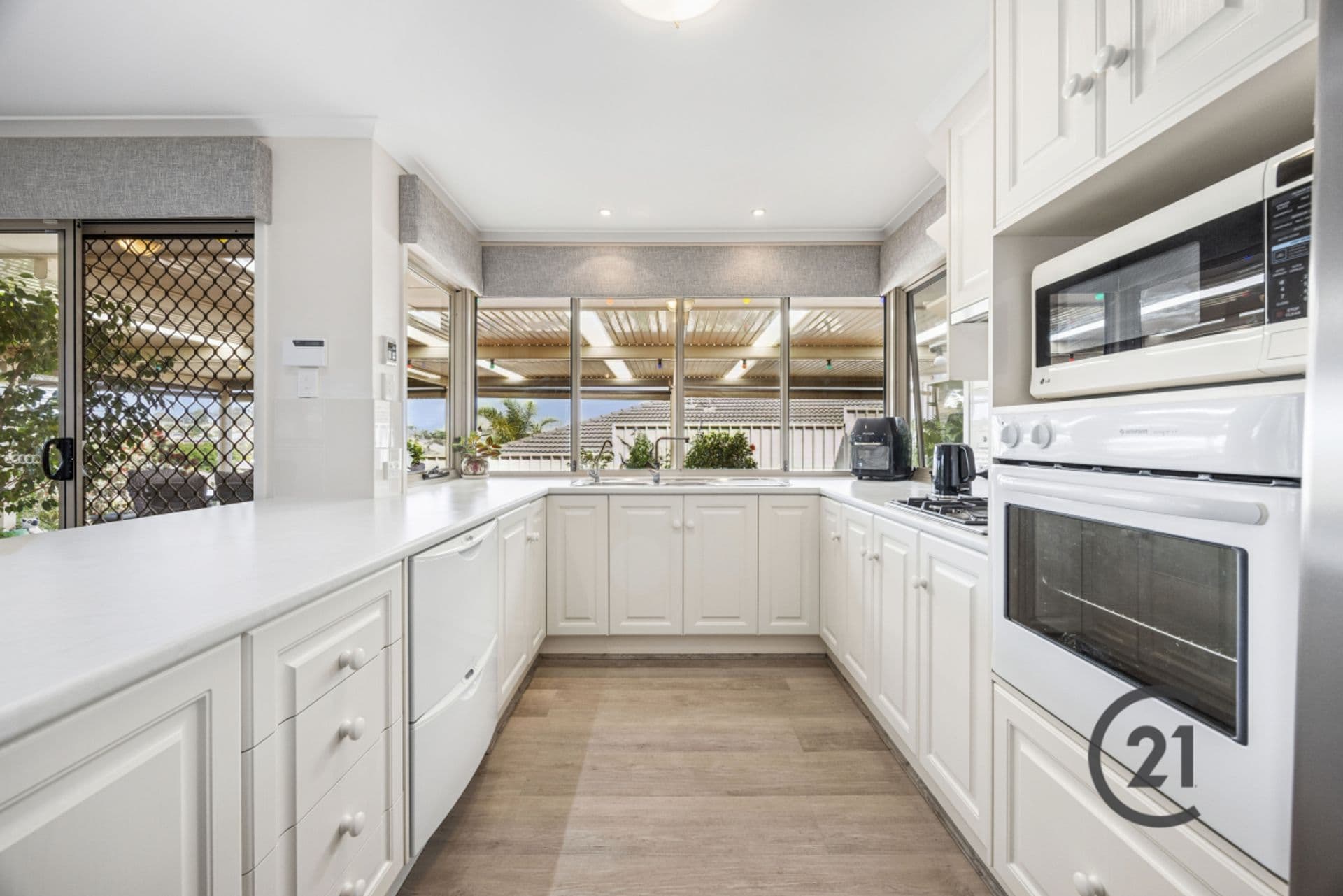21 Napoleon Way, Greenwith, SA, 5125, Greenwith - Thumbnail 2