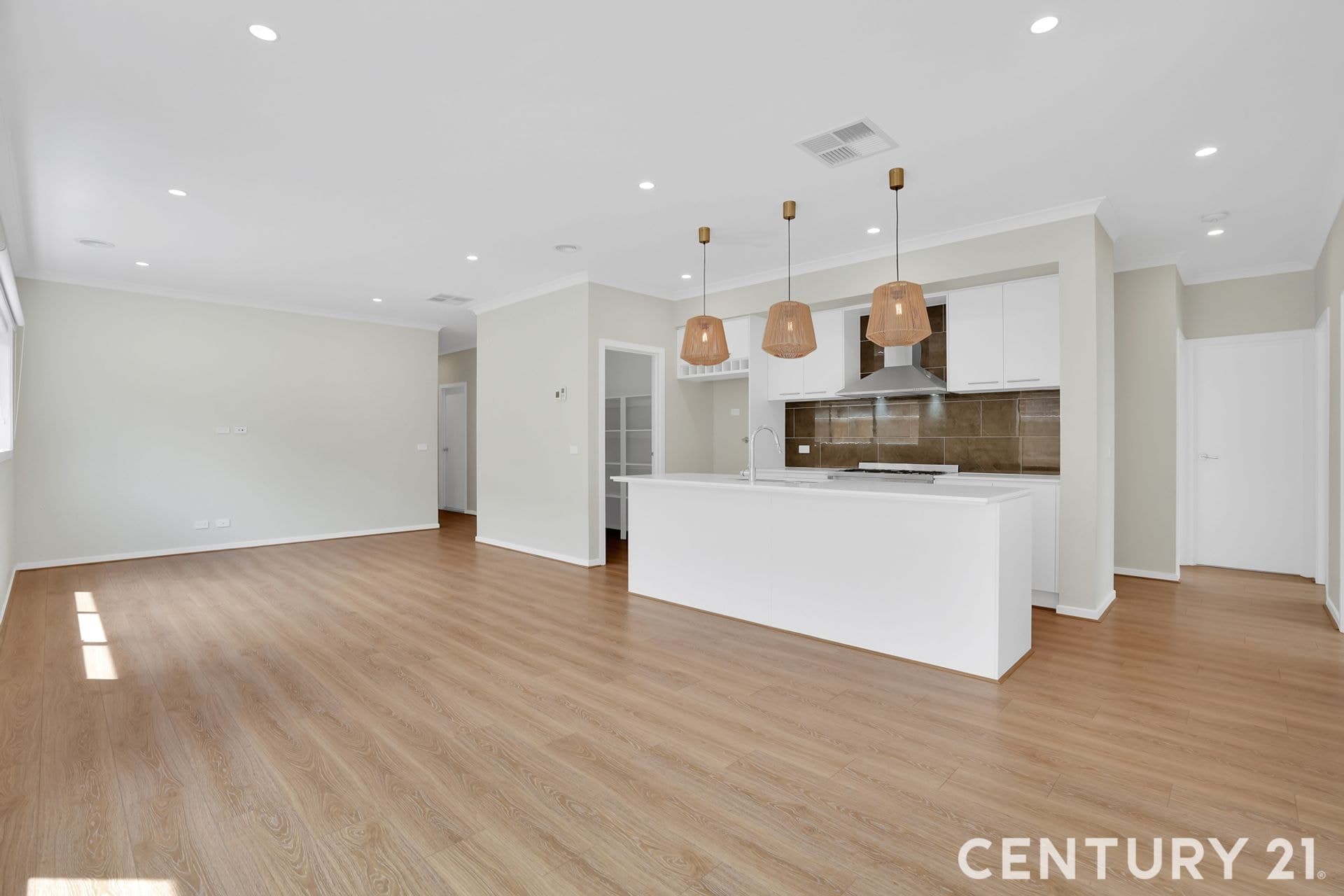 Suite 4 241-244 Caroline Springs Blvd, Caroline Springs, VIC, 3023, Deanside - Thumbnail 2