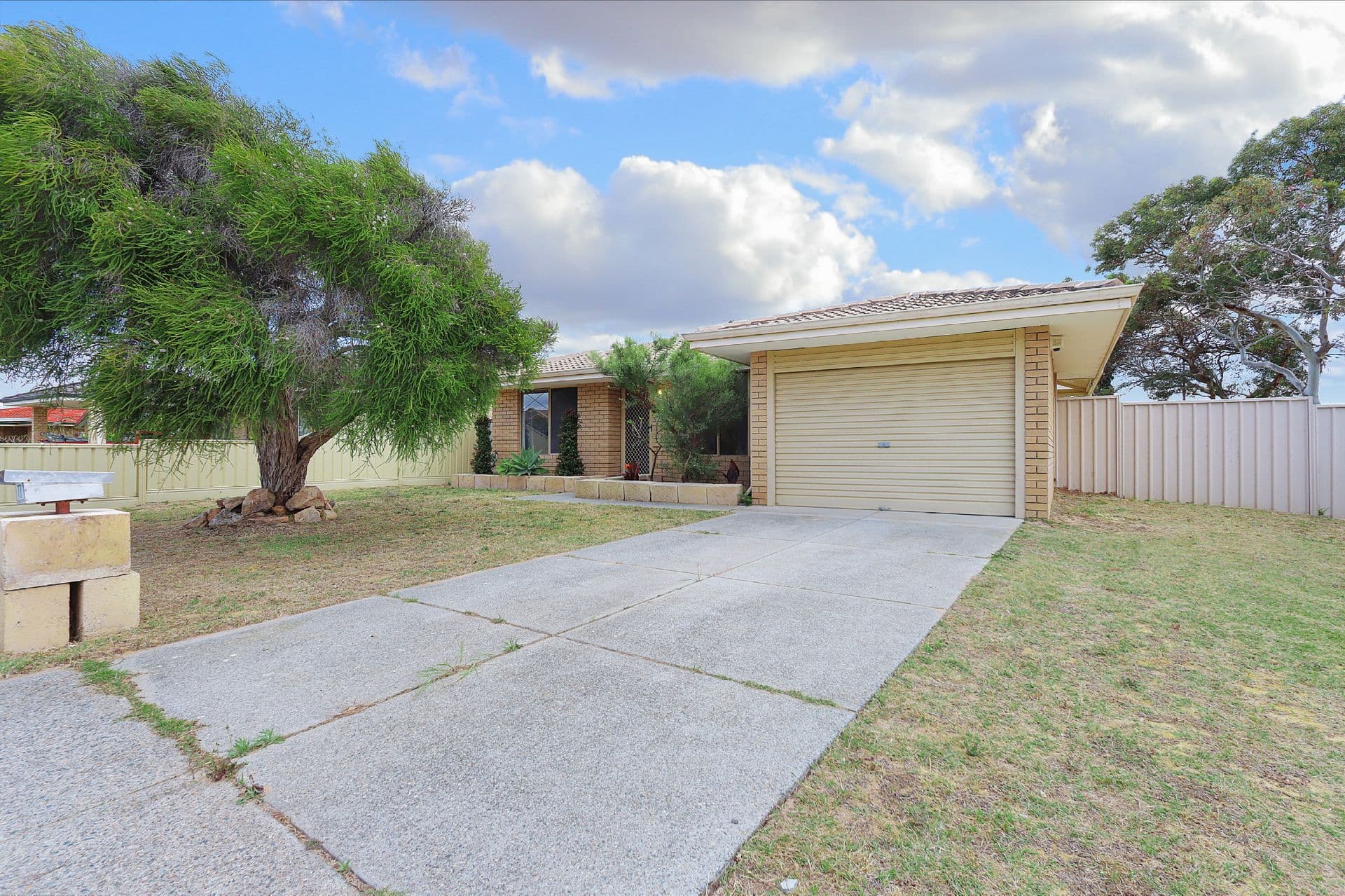 77 Cuthbertson Drive, Cooloongup, WA, 6168, Cooloongup - Thumbnail 2