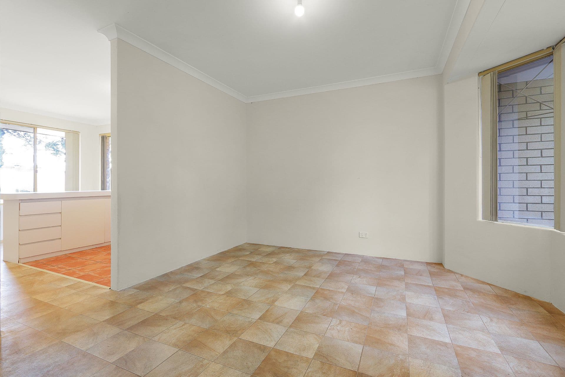 77 Cuthbertson Drive, Cooloongup, WA, 6168, Cooloongup - Thumbnail 5