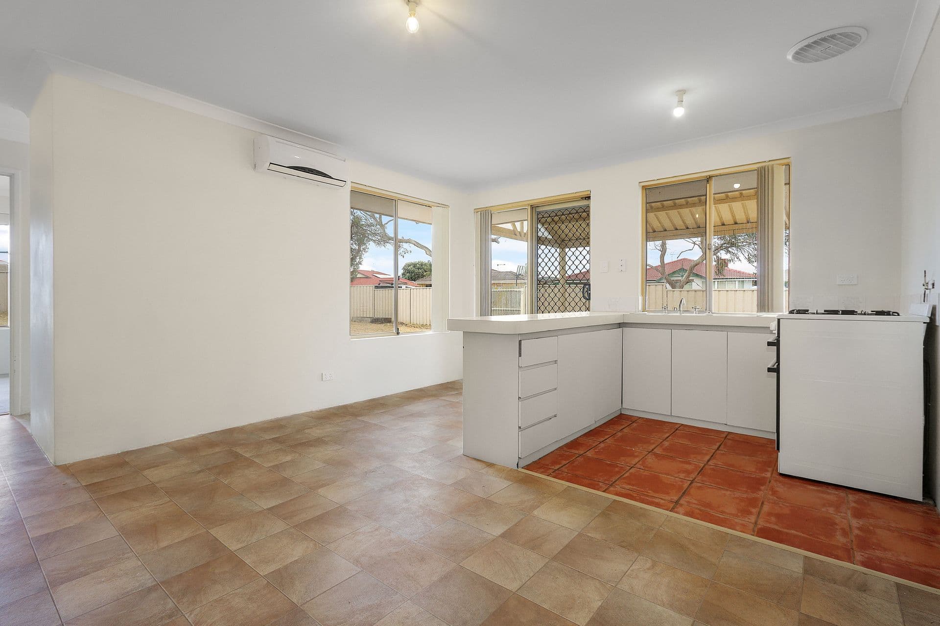 77 Cuthbertson Drive, Cooloongup, WA, 6168, Cooloongup - Thumbnail 8