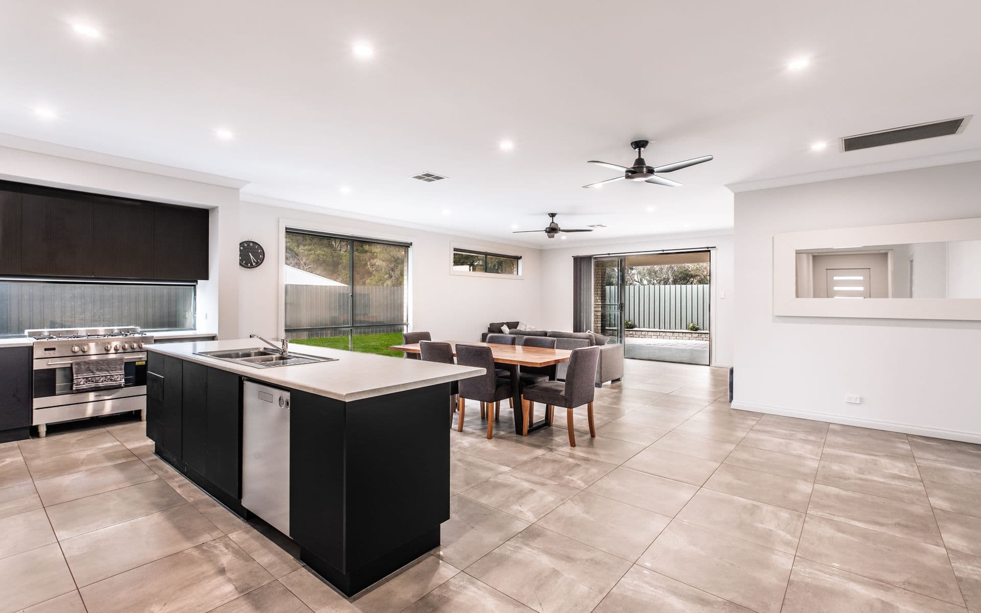 207 Frome Street, Adelaide, SA, 5000, Salisbury East - Thumbnail 3