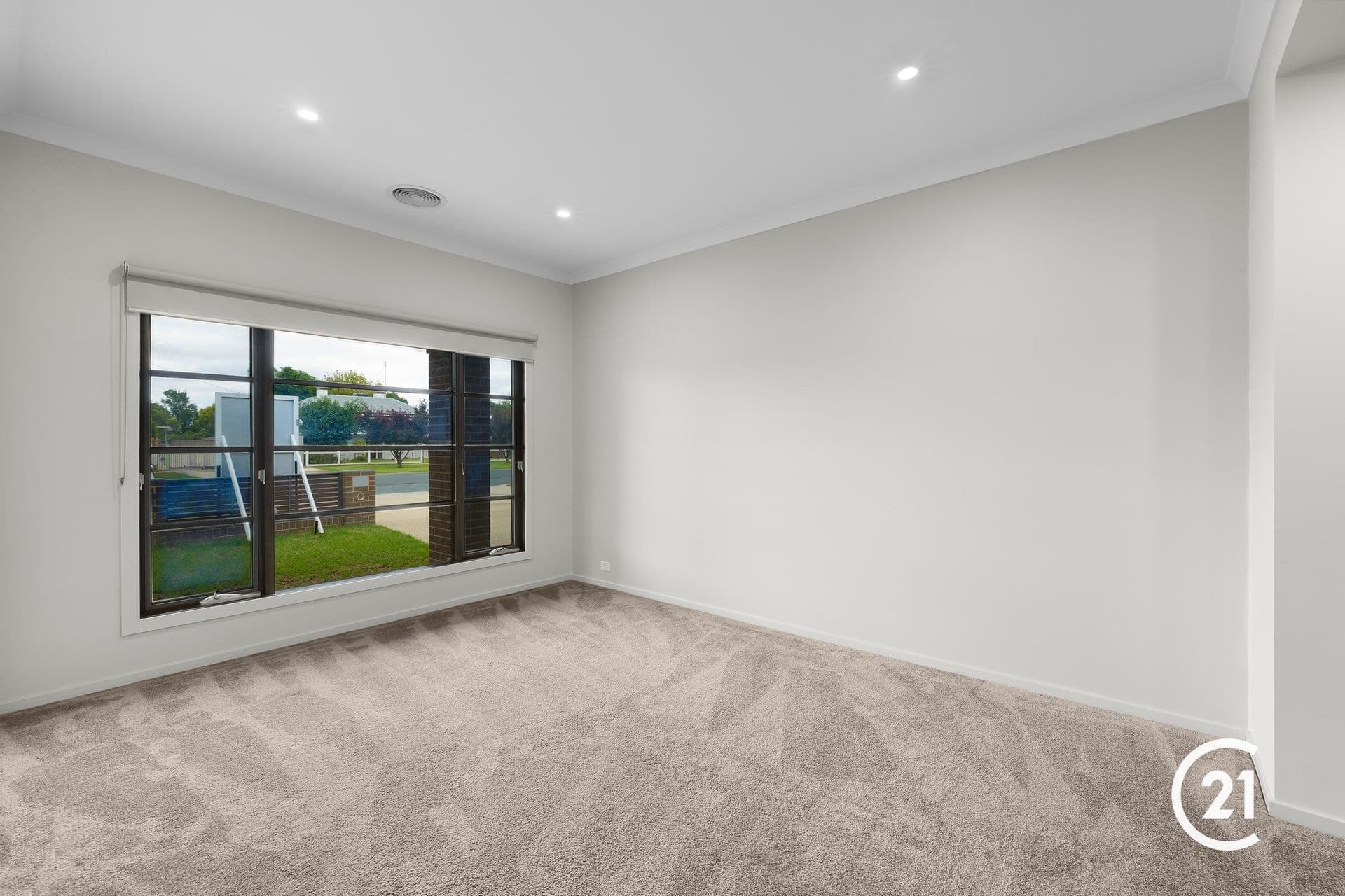 74 Mitchell Street, Echuca, VIC, 3564, Echuca - Thumbnail 3