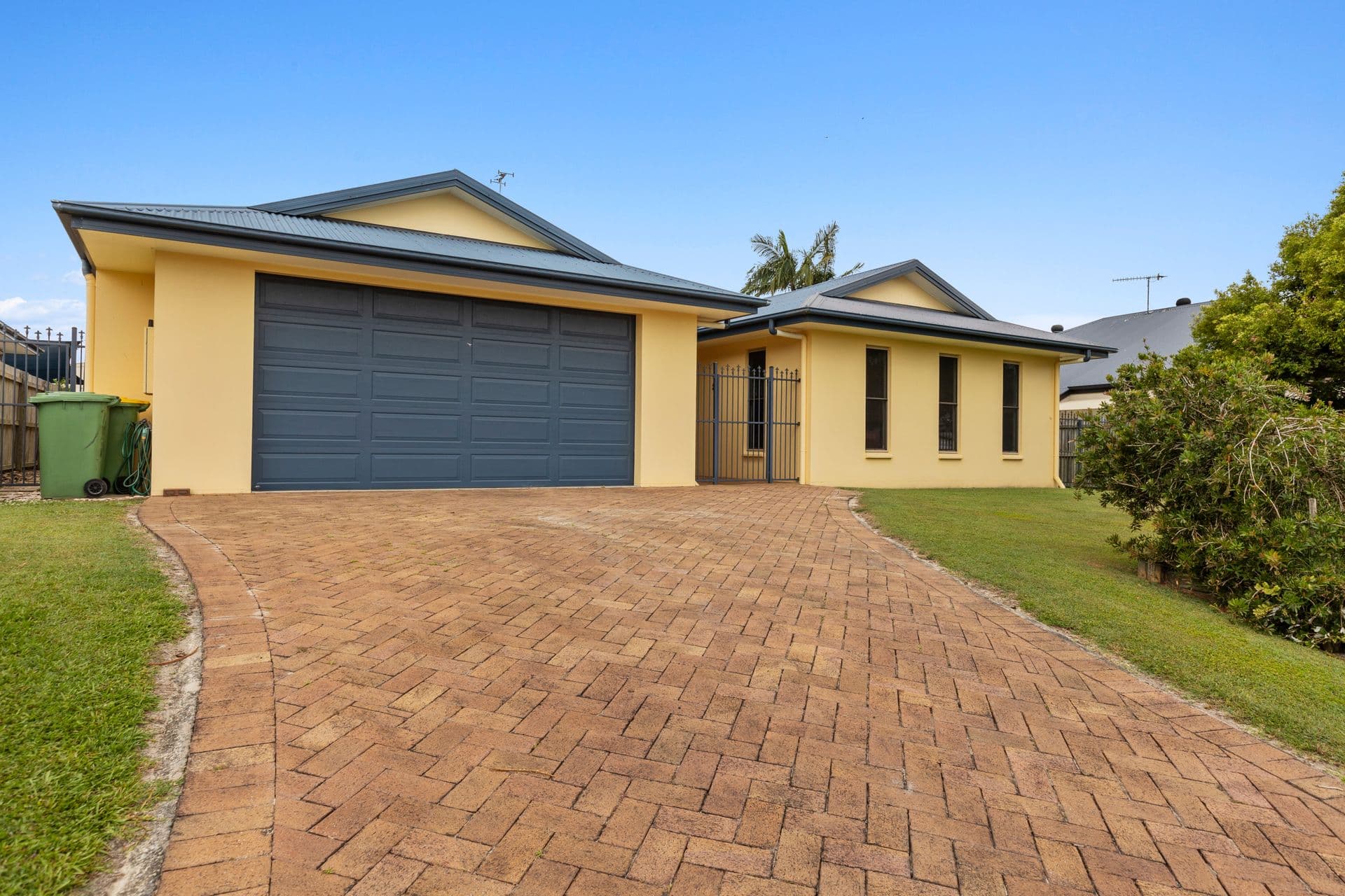 17 Callistemon Crescent, Tin Can Bay, QLD, 4580, Tin Can Bay - Thumbnail 2