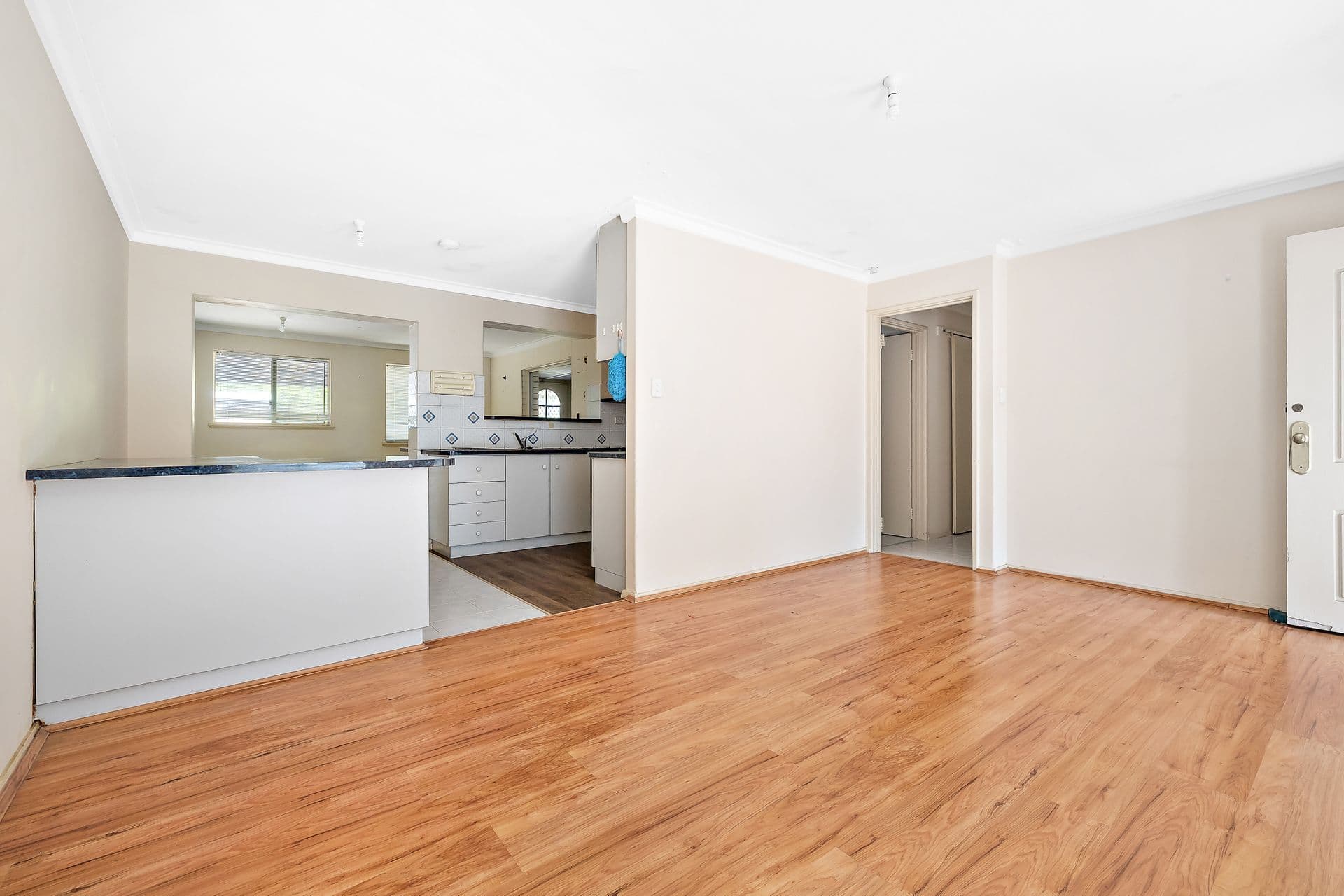 188 Marangaroo Drive, Girrawheen, WA, 6064, Girrawheen - Thumbnail 7