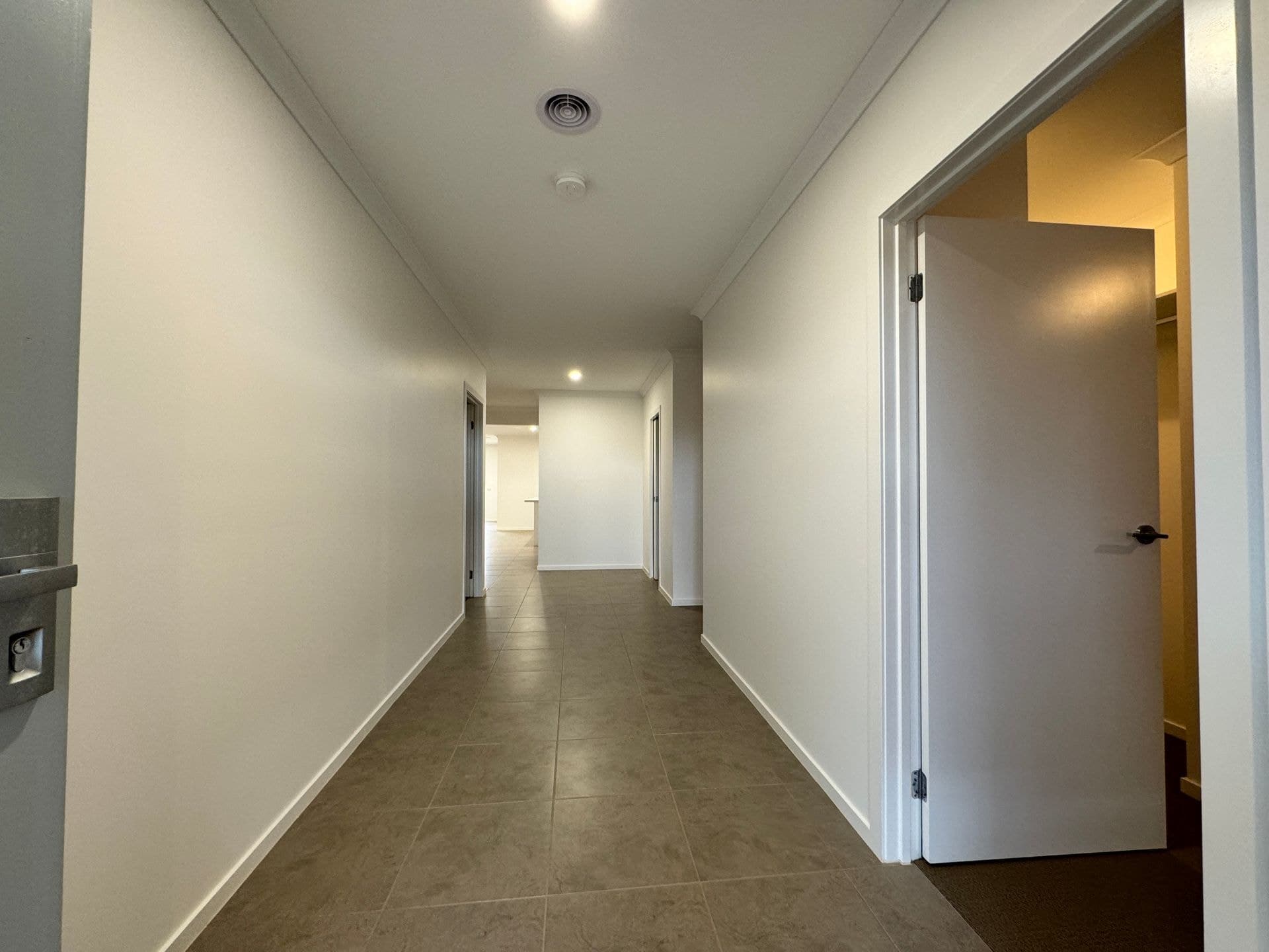 28 Auburn Crescent, Bacchus Marsh, VIC, 3340, Bacchus Marsh - Thumbnail 3