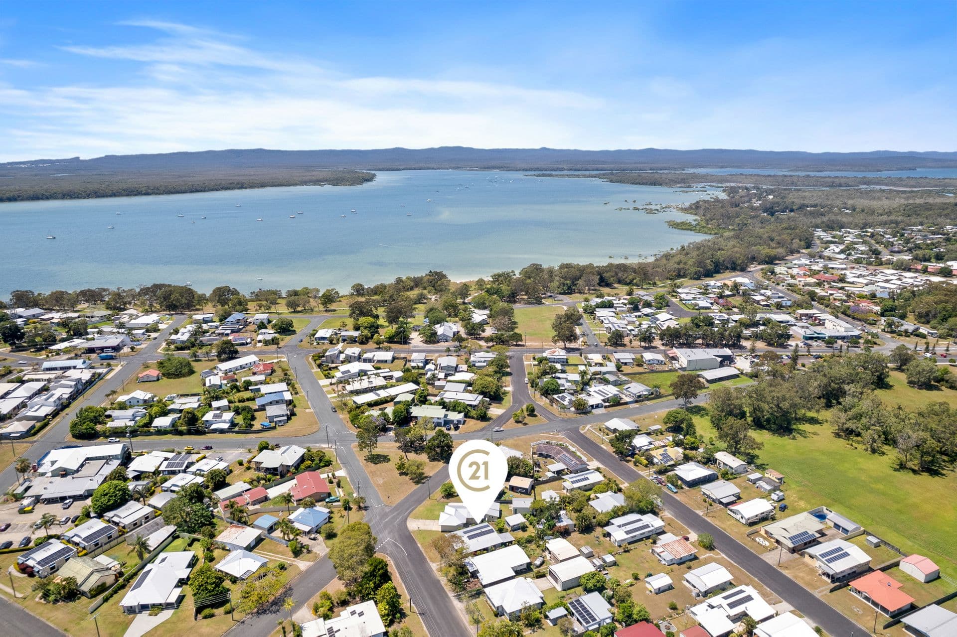 32 Tailor Street, Tin Can Bay, QLD, 4580, Tin Can Bay - Thumbnail 3
