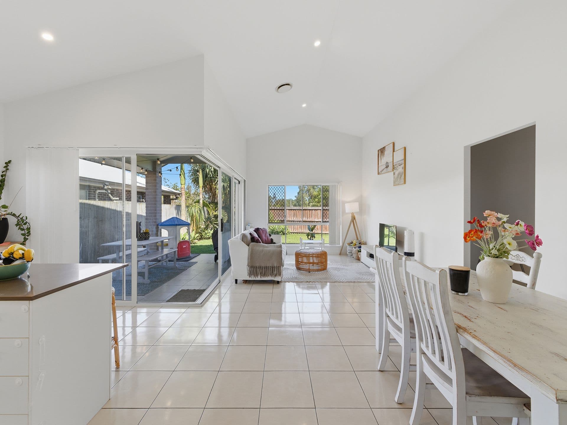 2/24 Bulcock Street, Caloundra, QLD, 4551, Caloundra West - Thumbnail 3