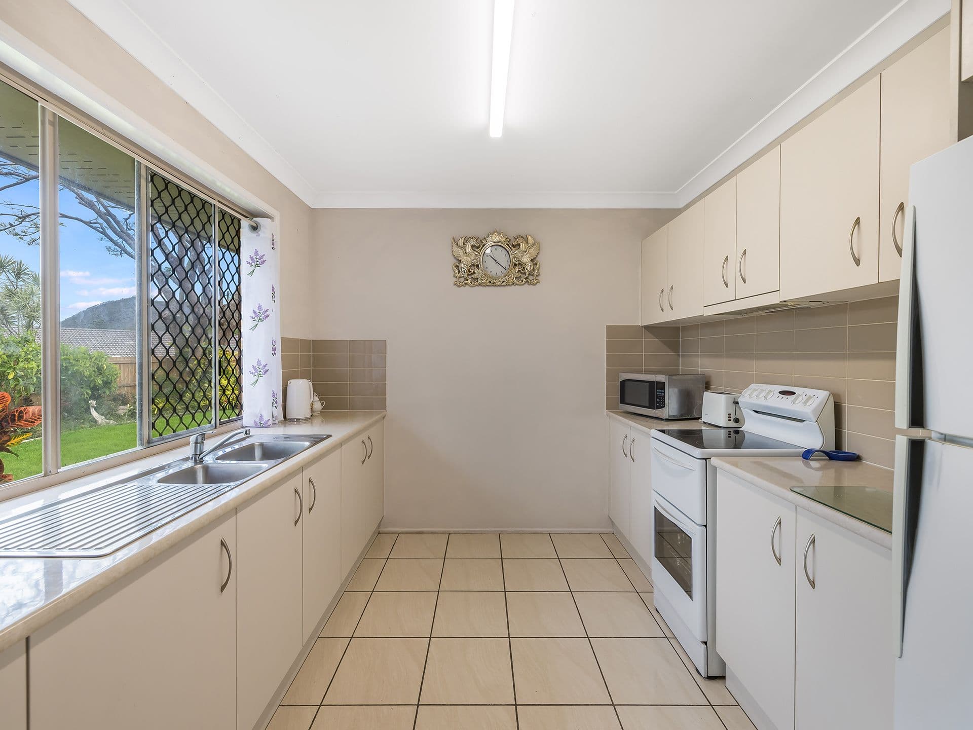 2/24 Bulcock Street, Caloundra, QLD, 4551, Beerwah - Thumbnail 3