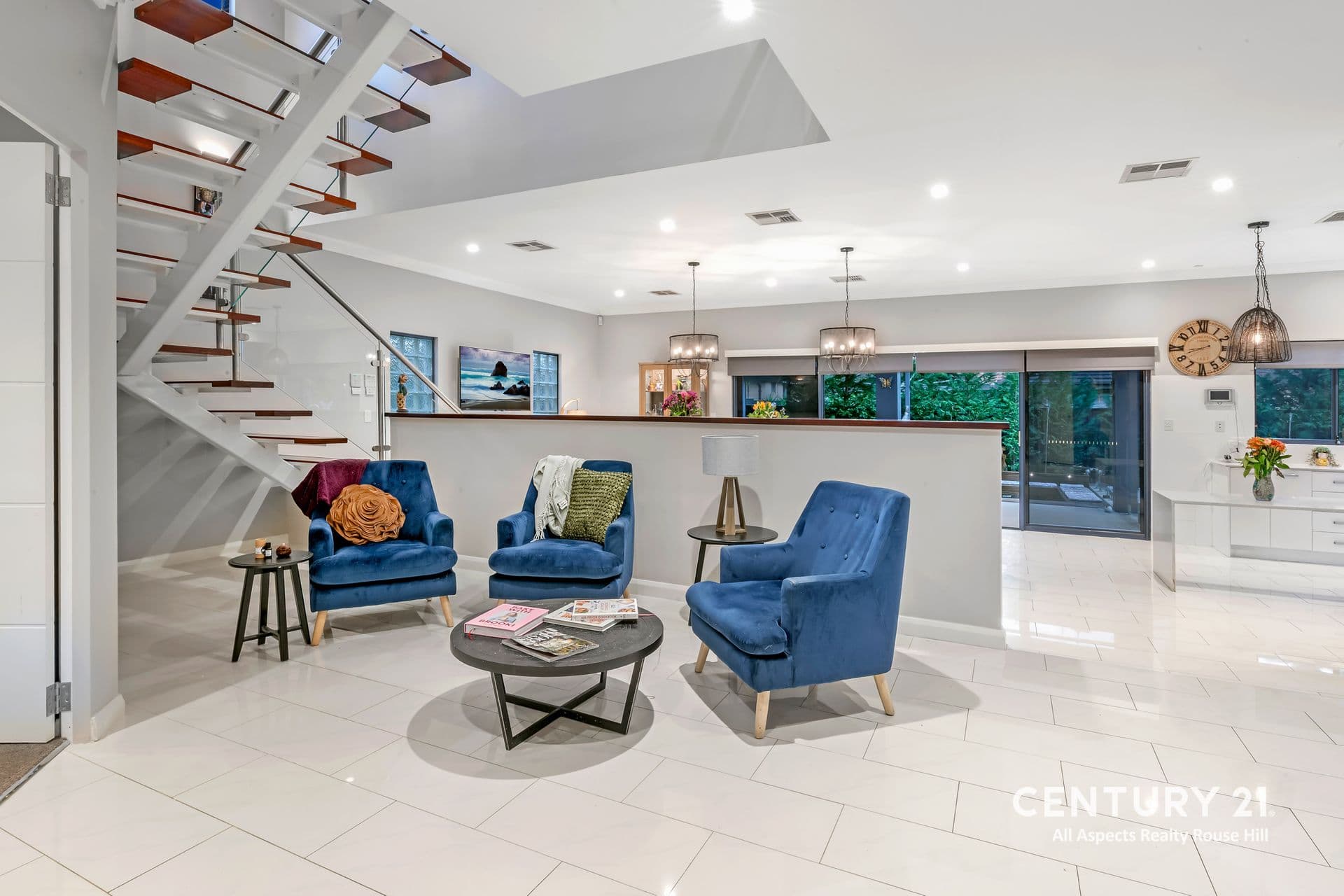 11 Honeyeater Crescent, Beaumont Hills, NSW, 2155, Beaumont Hills - Thumbnail 3