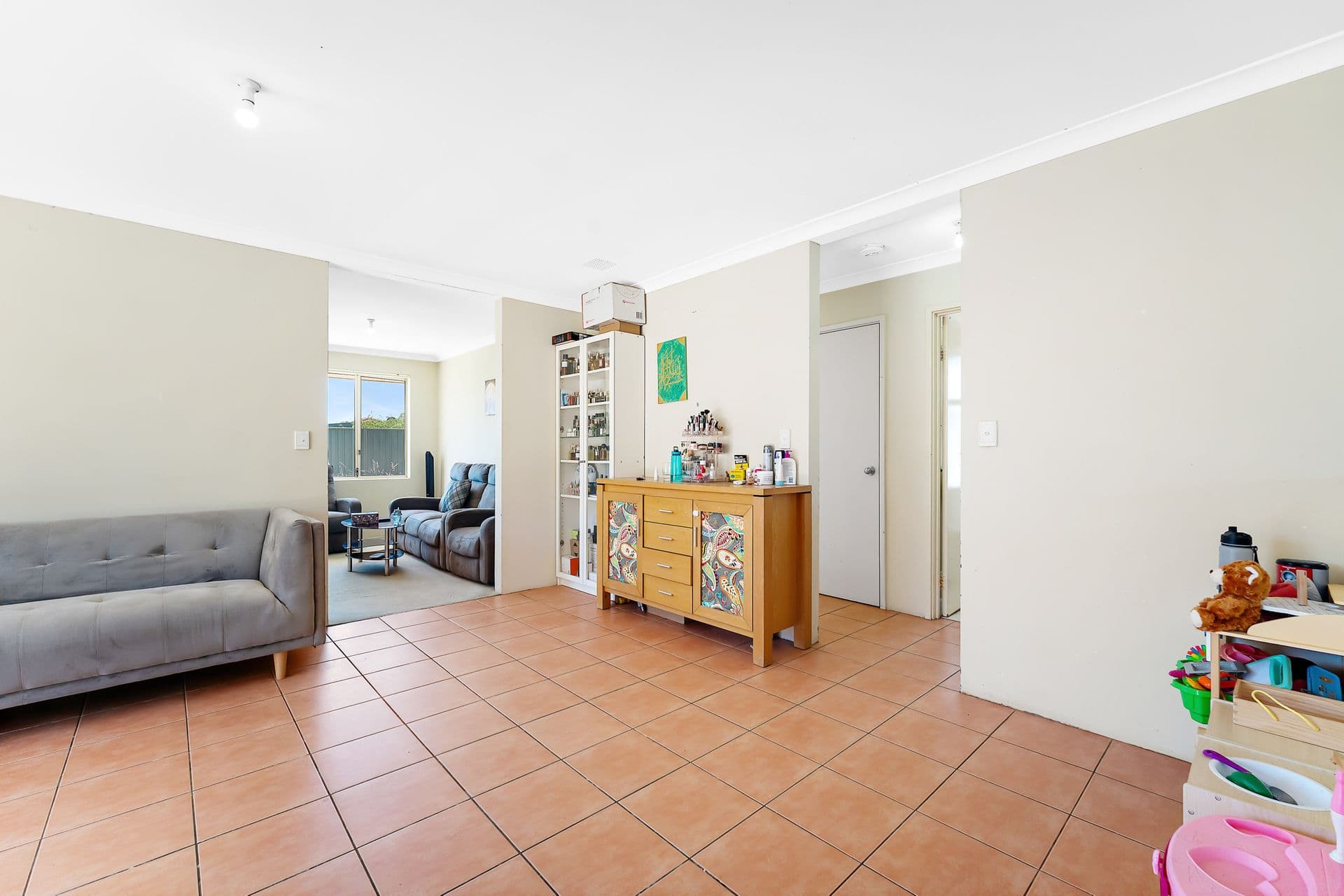 10 Cayman Place, Kenwick, WA, 6107, Kenwick - Thumbnail 4