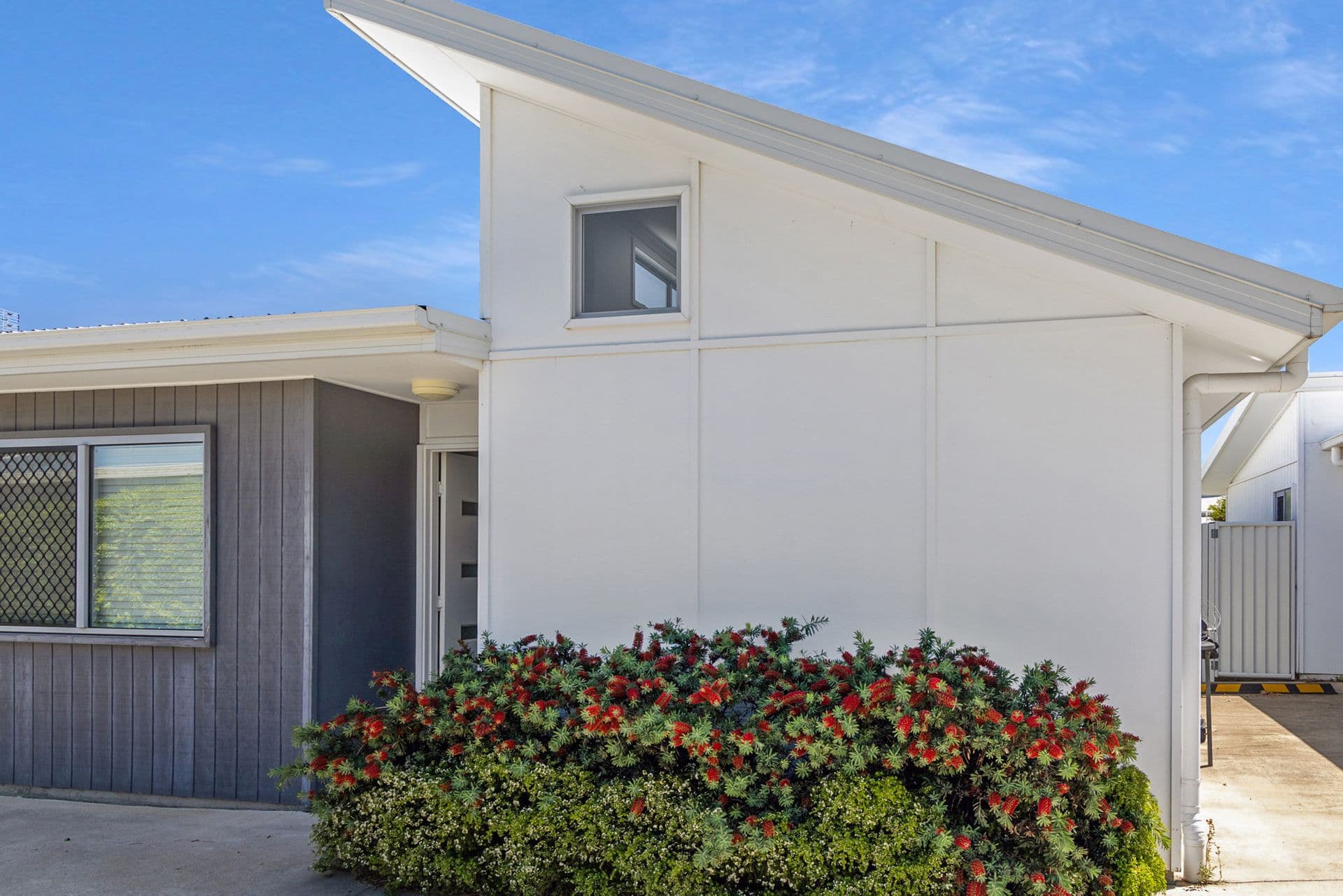 2/10 Bishop Drive, Miles, QLD, 4415, Miles - Thumbnail 2