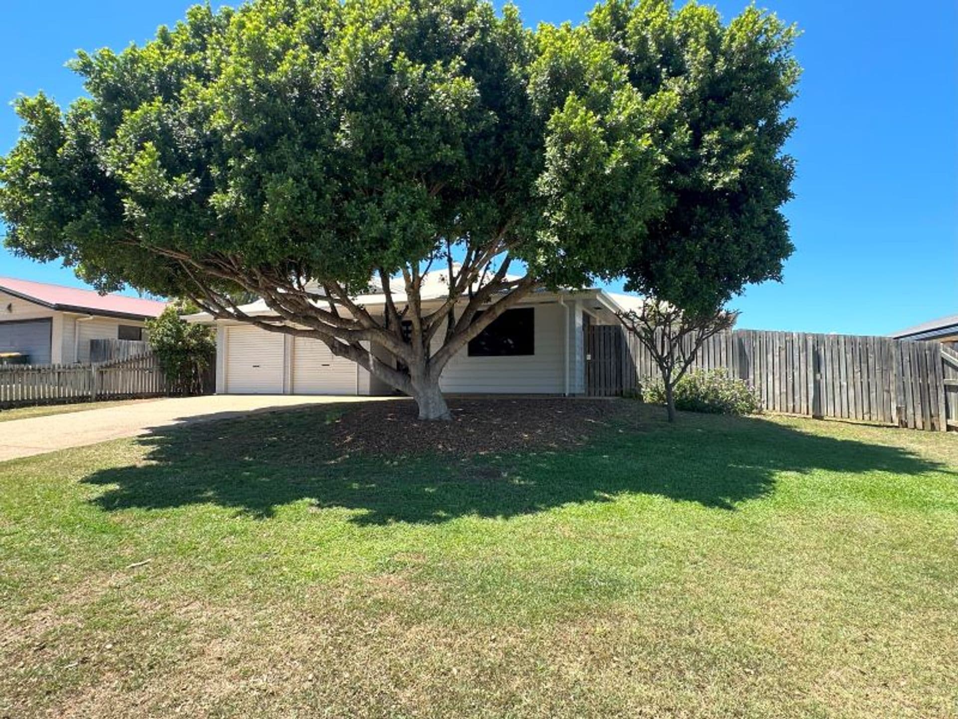 52 Grosvenor Drive, Moranbah, QLD, 4744, Moranbah - Thumbnail 2