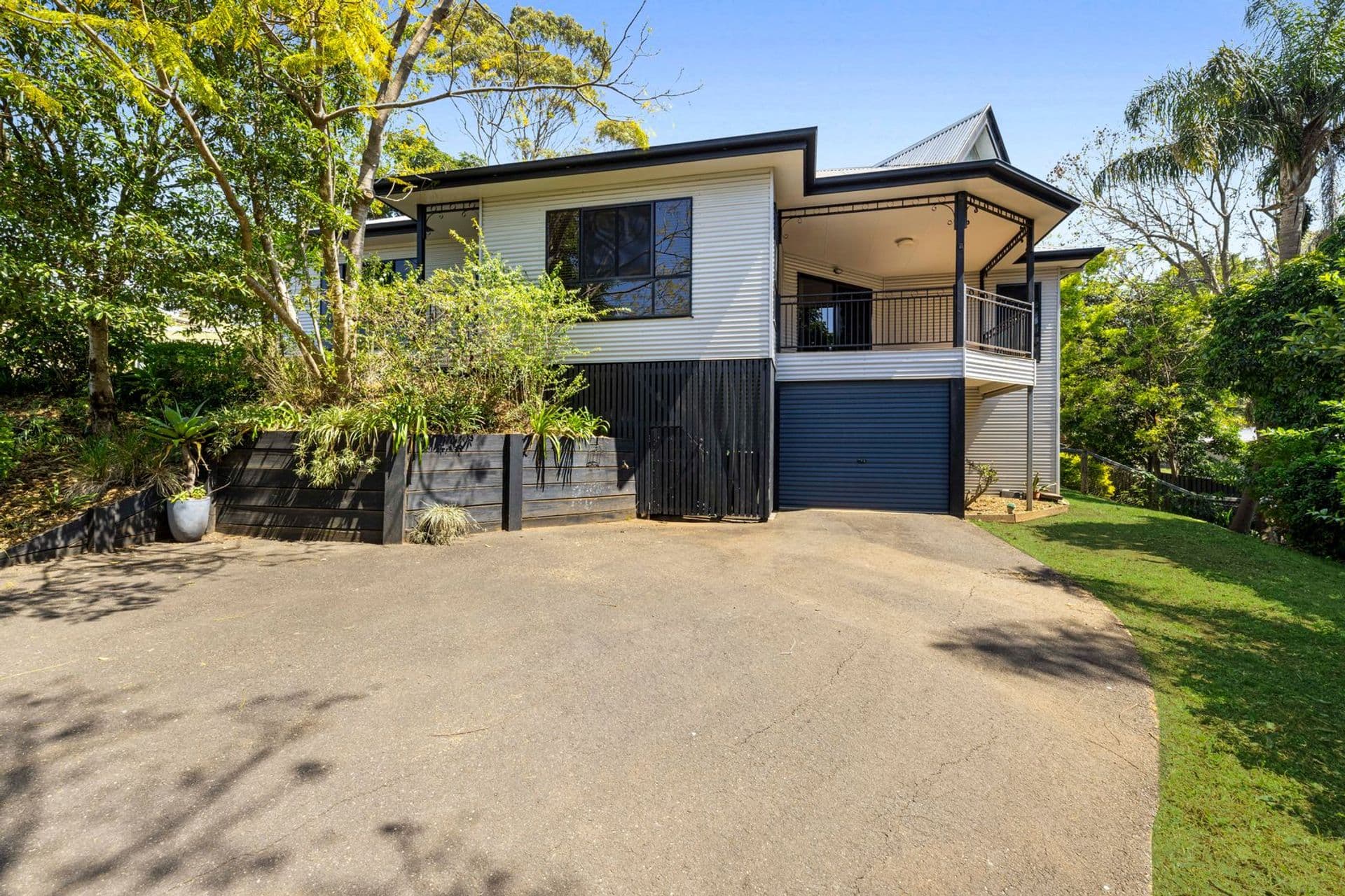 28 Hilltop Crescent, Blue Mountain Heights, QLD, 4350, Blue Mountain Heights - Thumbnail 2