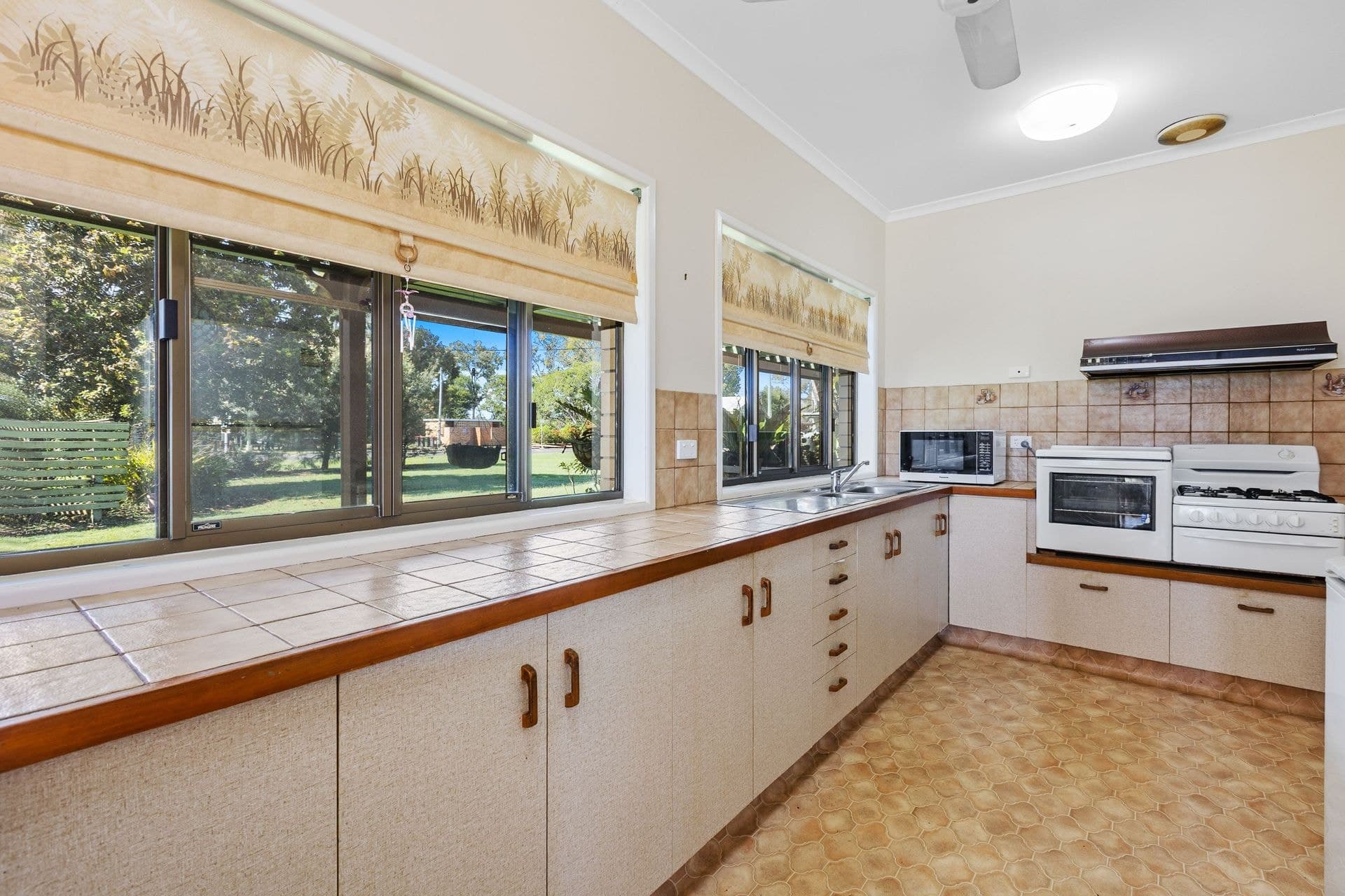 156 Toolara Road, Tin Can Bay, QLD, 4580, Tin Can Bay - Thumbnail 2