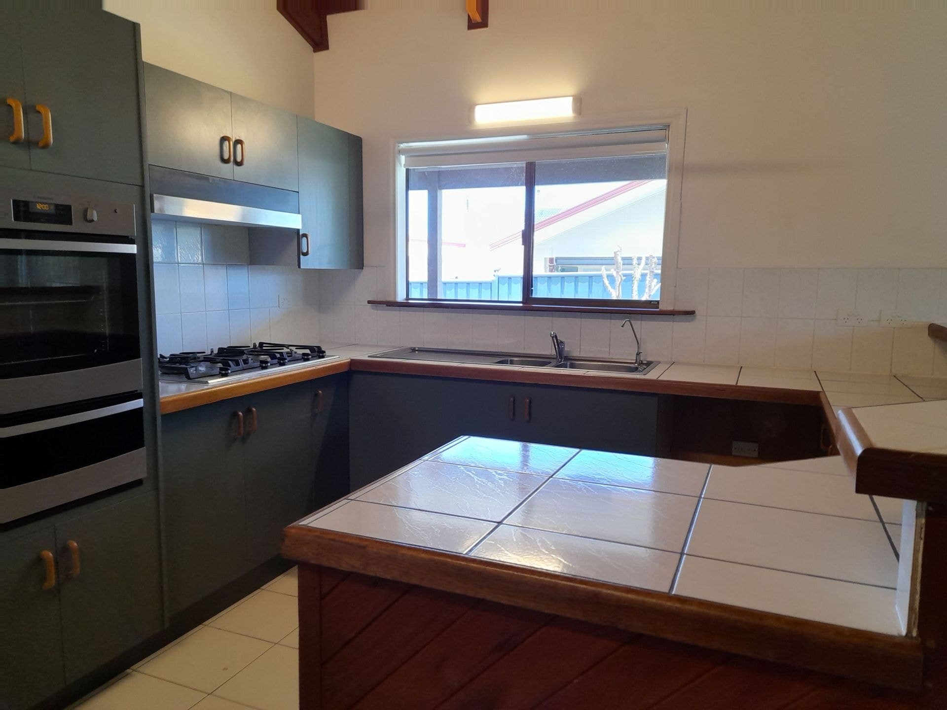 10 Tarwhine Street, Tin Can Bay, QLD, 4580, Tin Can Bay - Thumbnail 4