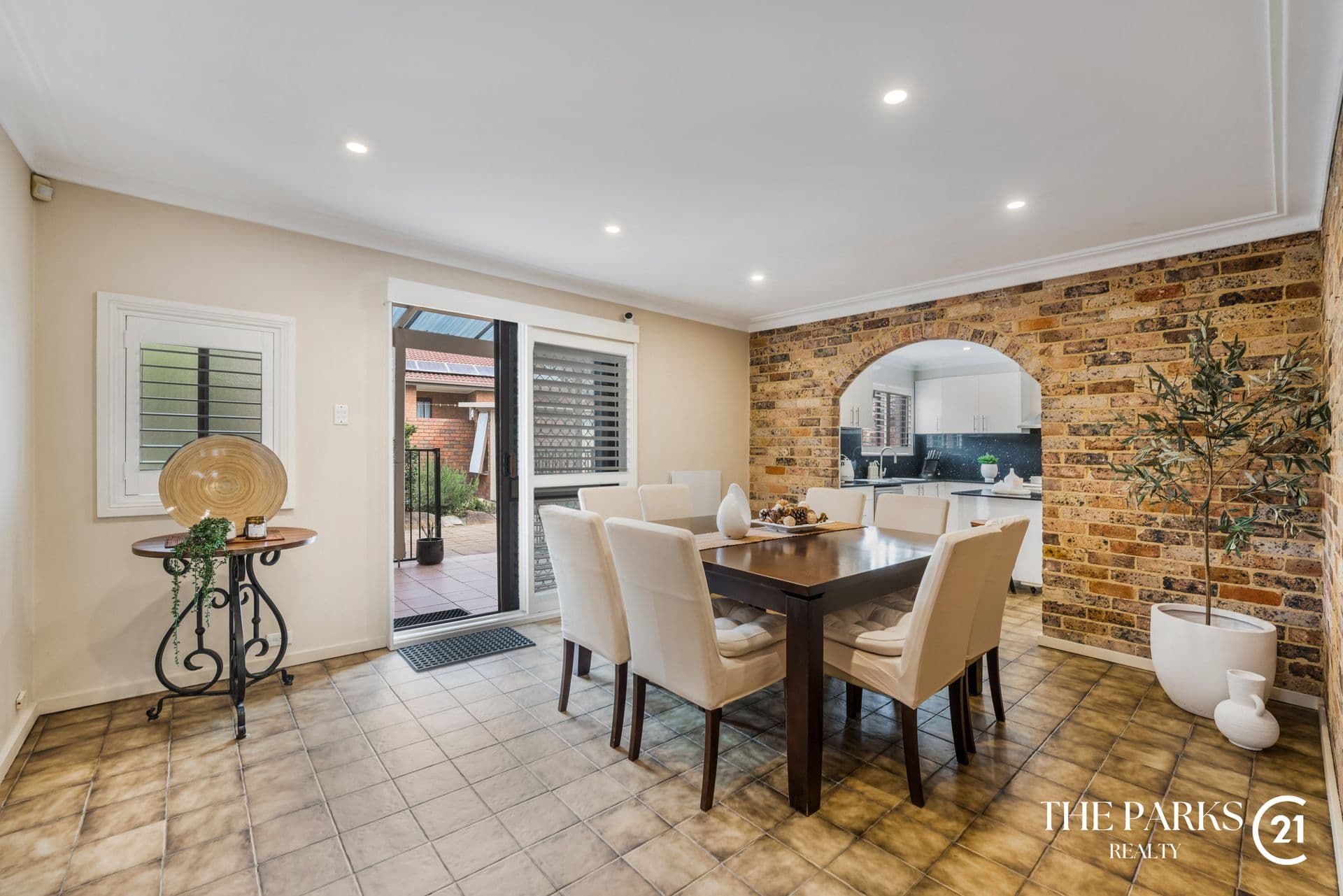 16 Loddon Close, Bossley Park, NSW, 2176, Bossley Park - Thumbnail 5