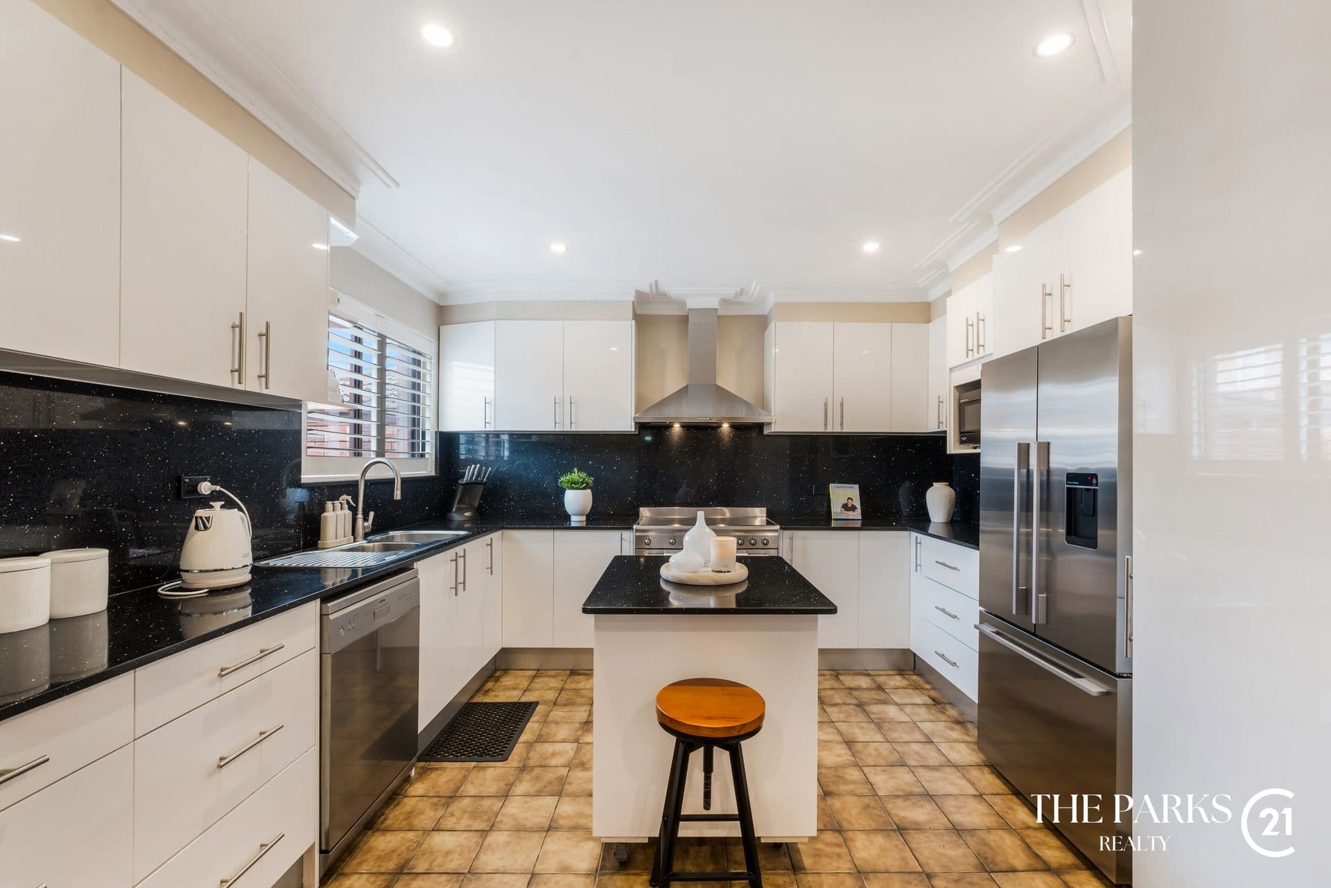 16 Loddon Close, Bossley Park, NSW, 2176, Bossley Park - Thumbnail 6