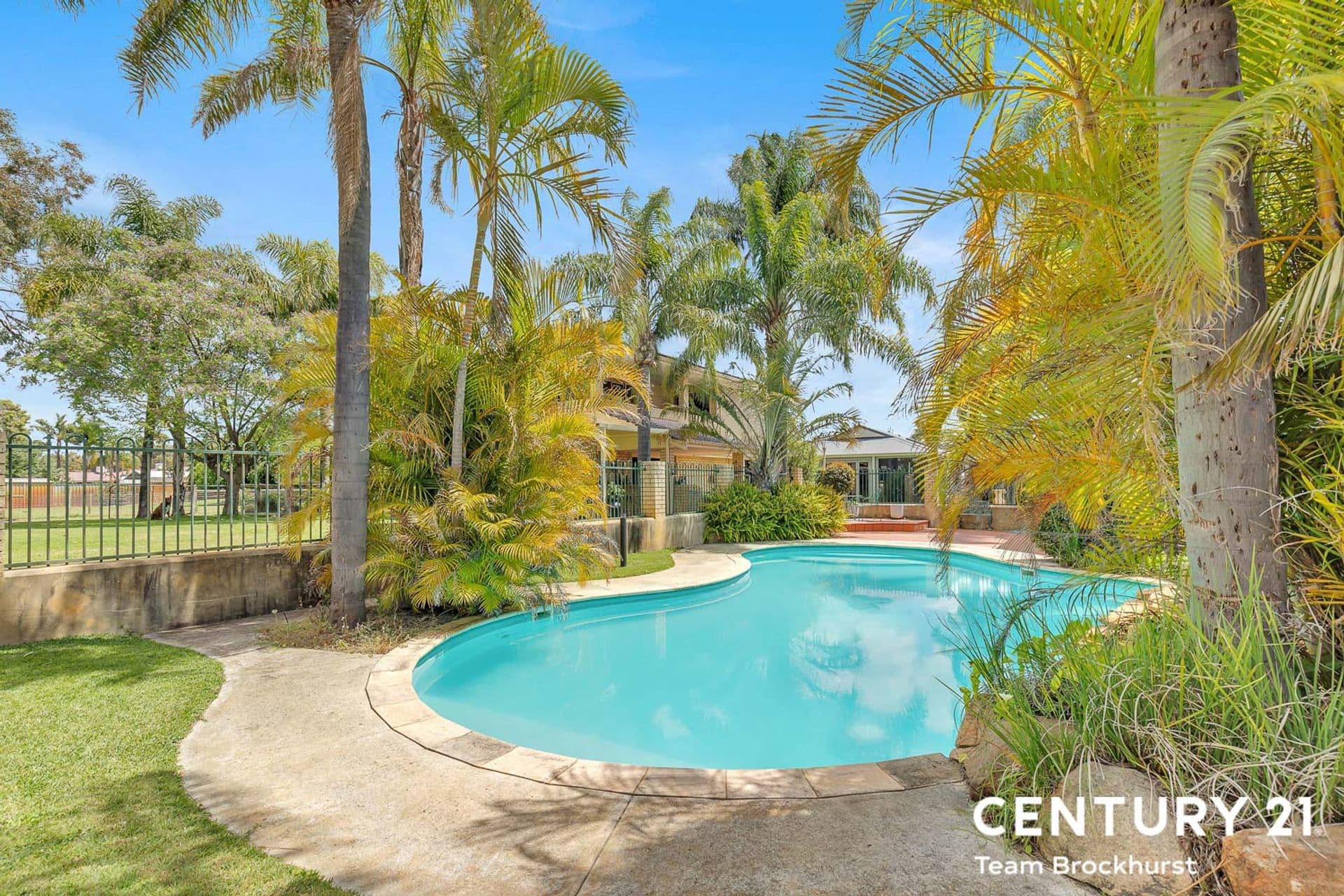 7/10 Warton Rd, Huntingdale, WA, 6110, High Wycombe - Image 1