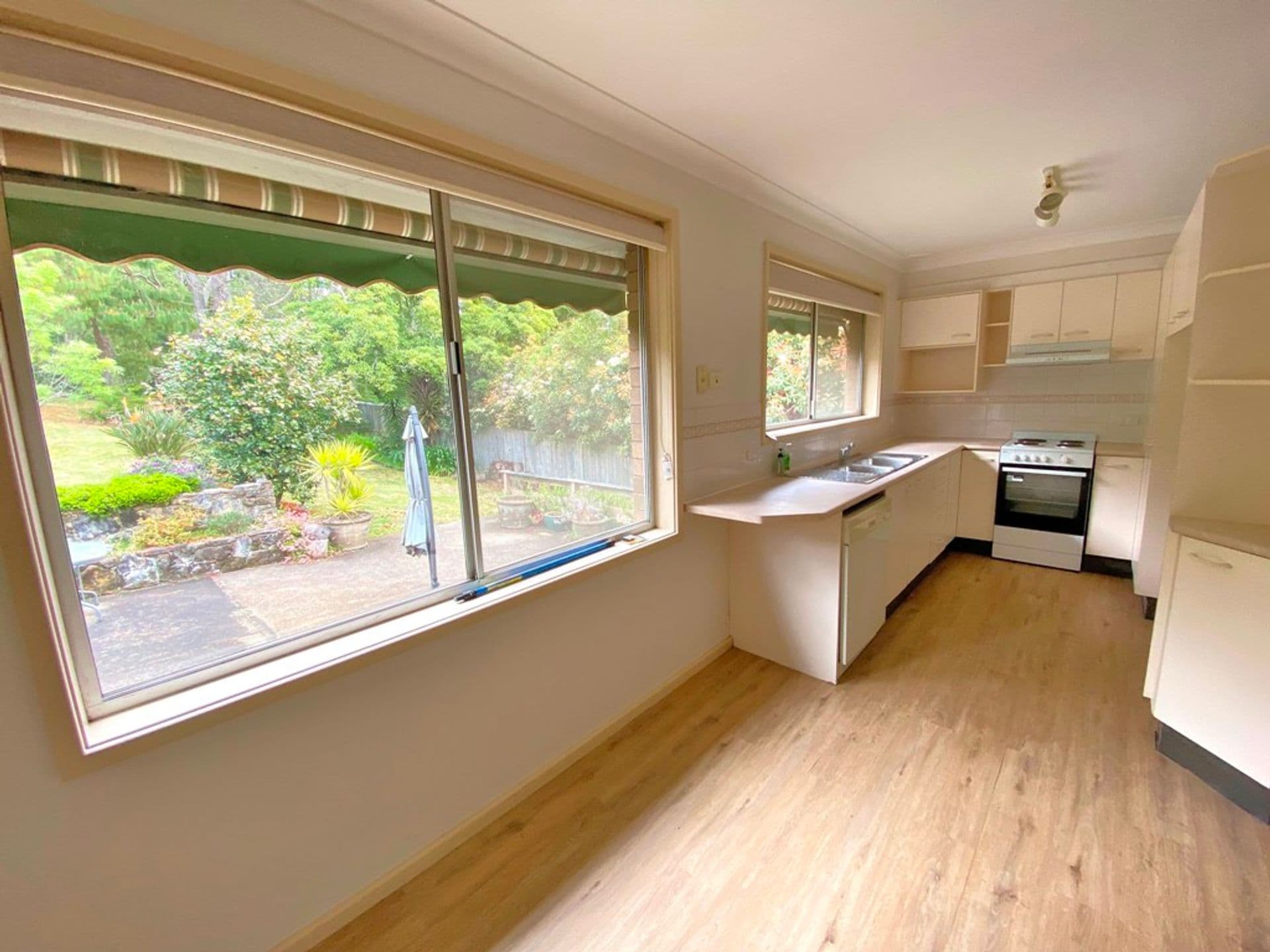 11 Hazelbrook Parade, Hazelbrook, NSW, 2779, Hazelbrook - Thumbnail 2