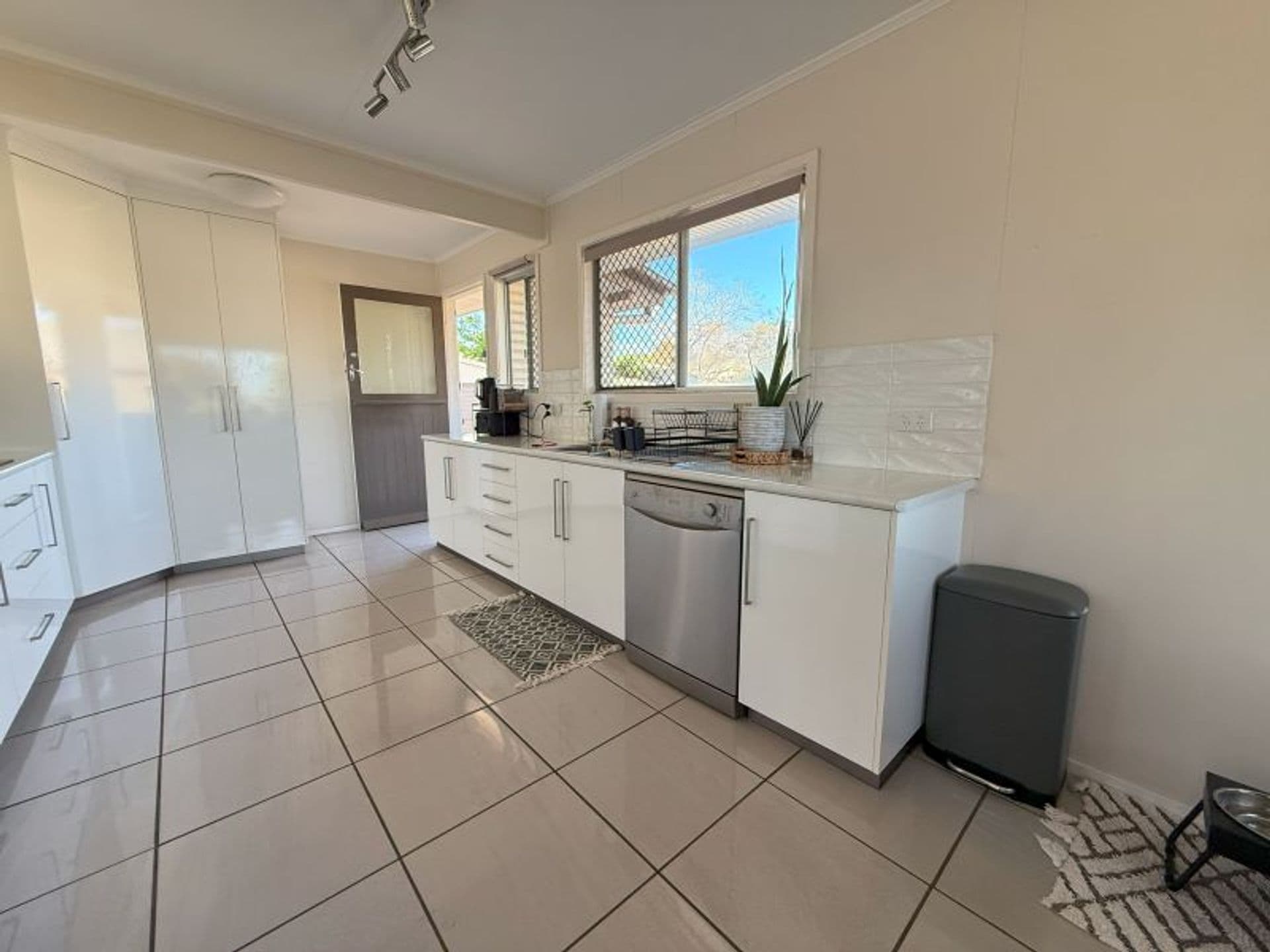 6 Sinnott Court, Moranbah, QLD, 4744, Moranbah - Thumbnail 8
